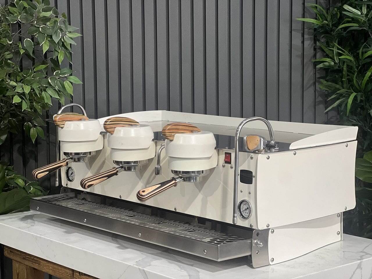 Synesso S300 3 Group White w. Timber Accents - Used