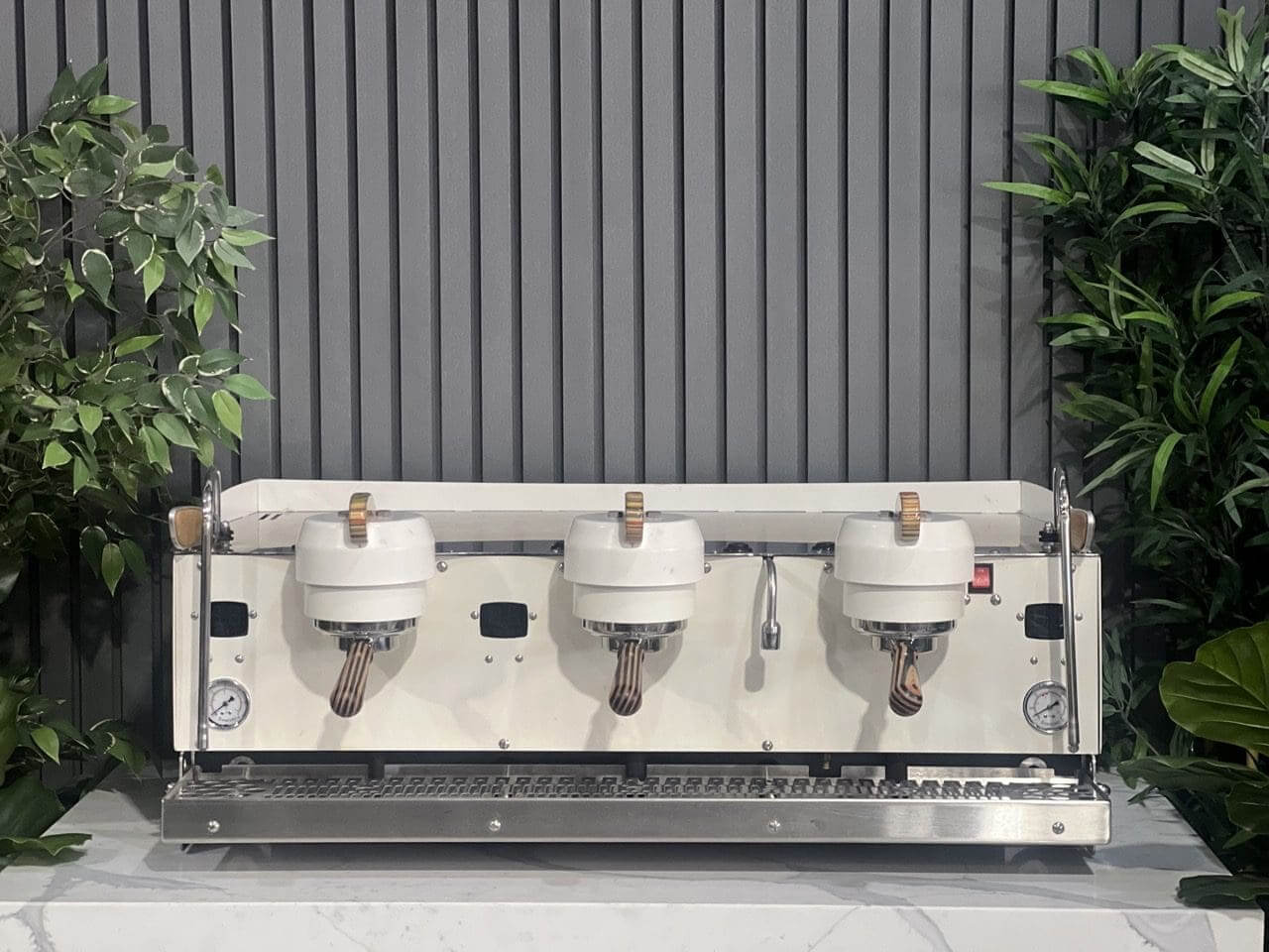 Synesso S300 3 Group White w. Timber Accents - Used