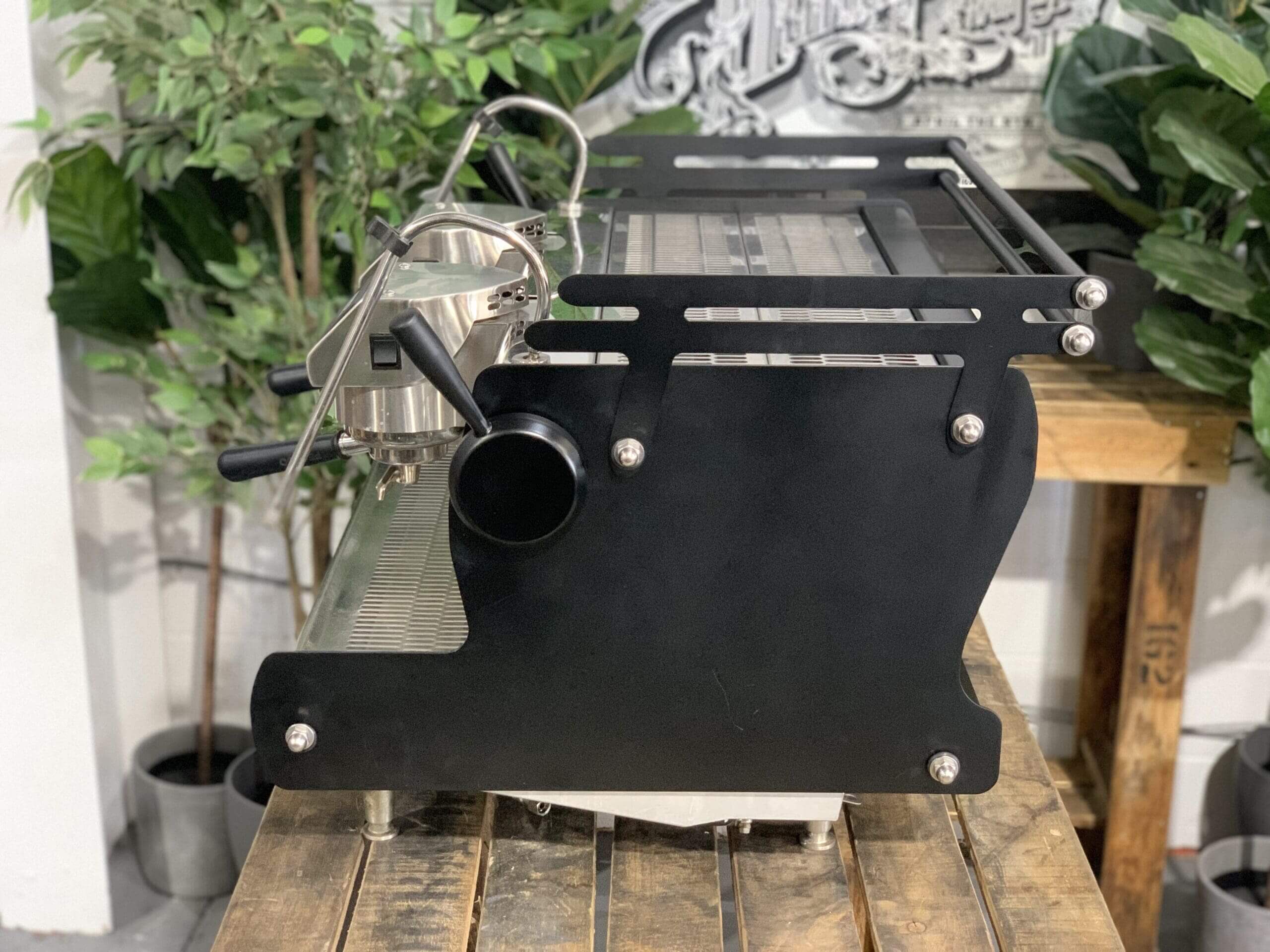 Synesso Sabre 2 Group Black - Used