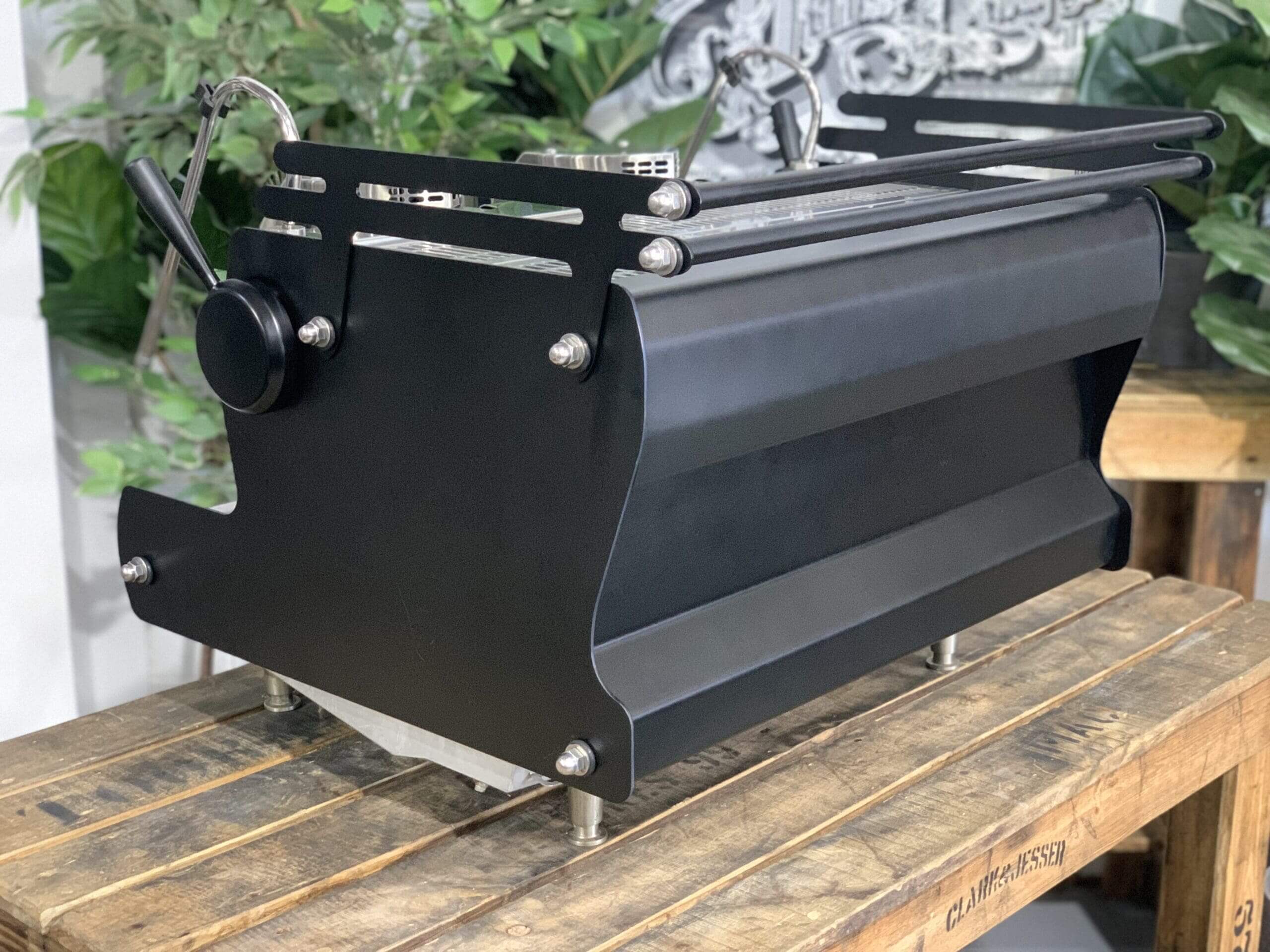 Synesso Sabre 2 Group Black - Used