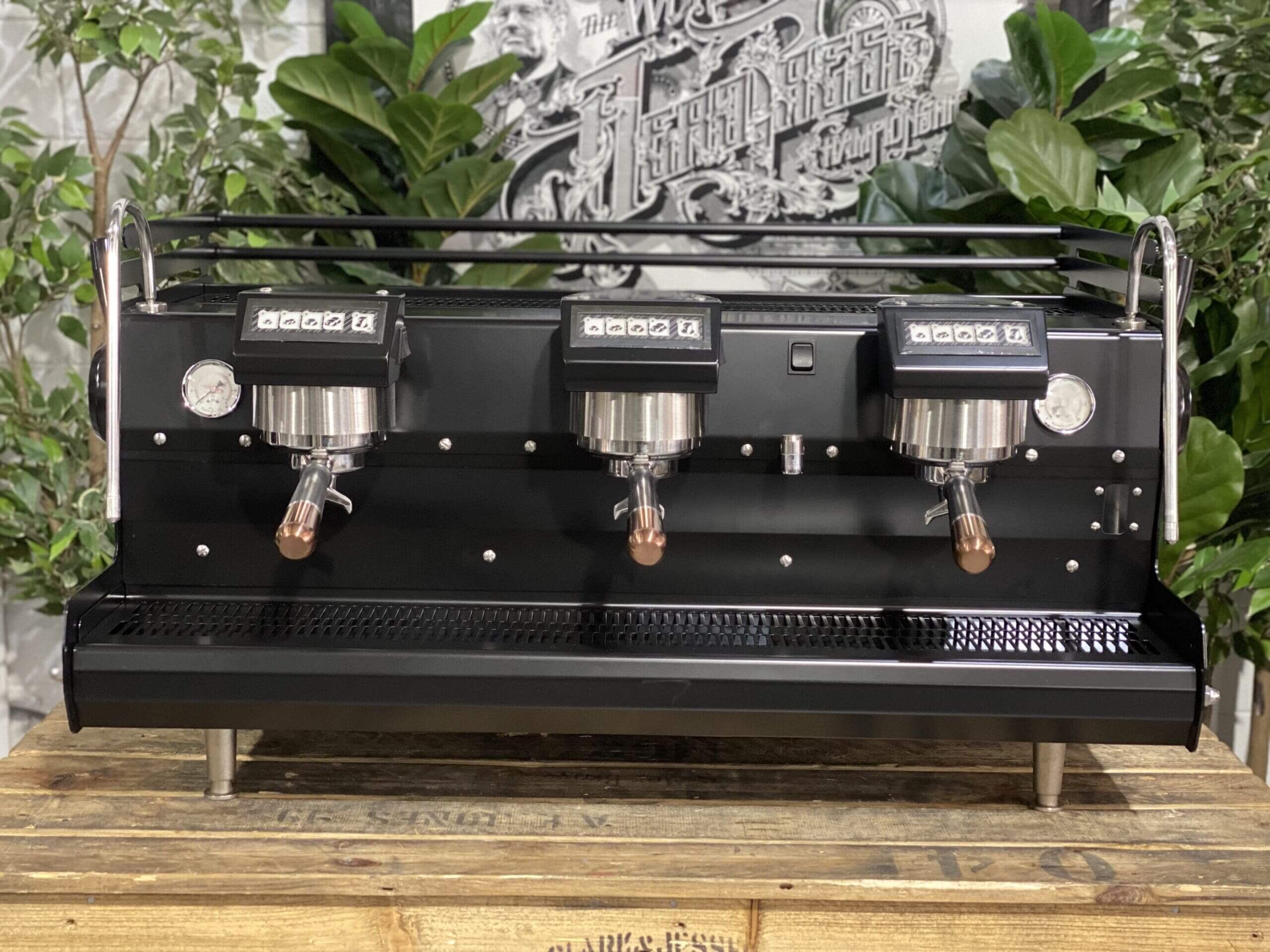 Synesso Sabre 3 Group Black & Bronze Handles - Used