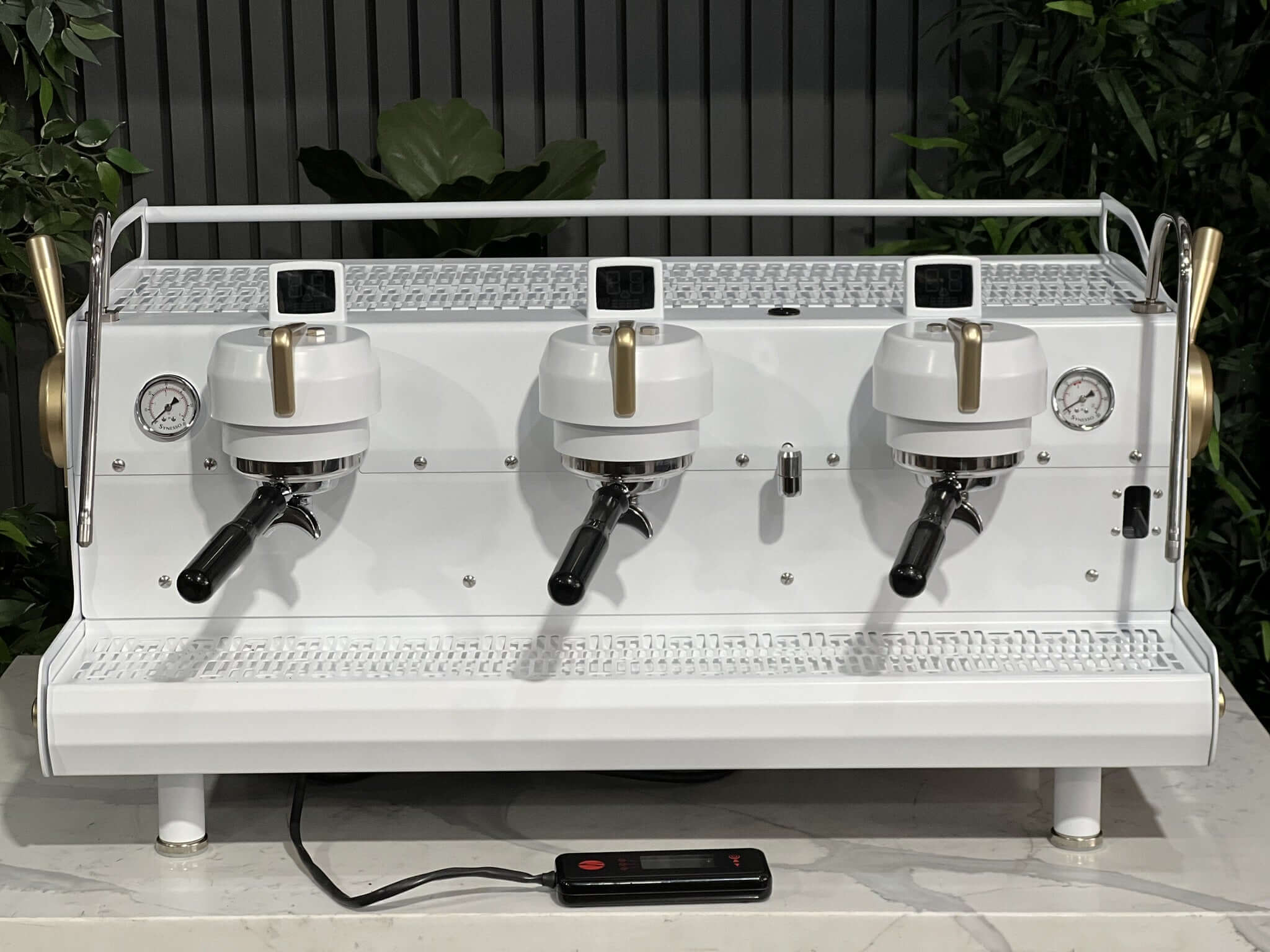 Synesso MVP 3 Group White & Gold - Used