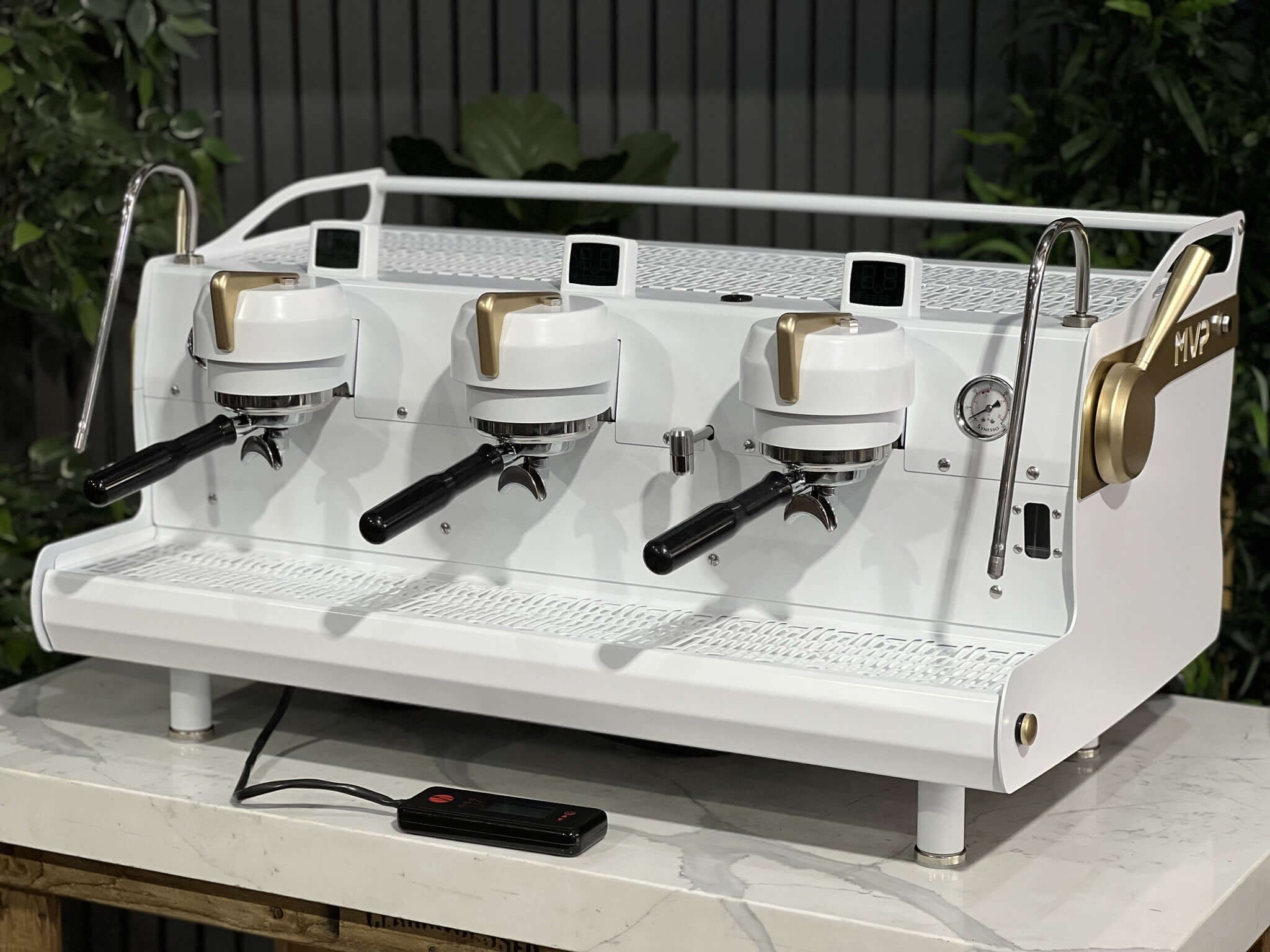 Synesso MVP 3 Group White & Gold - Used