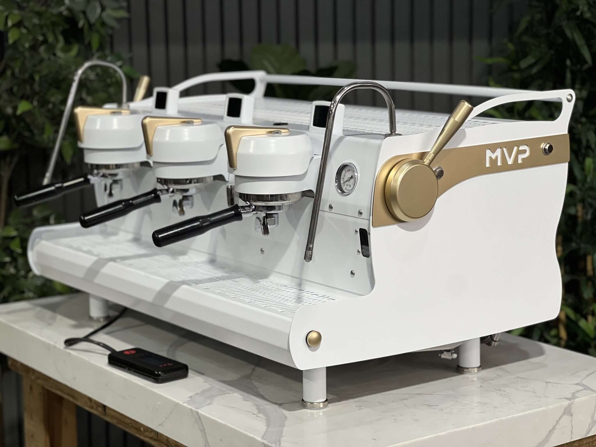 Synesso MVP 3 Group White & Gold - Used
