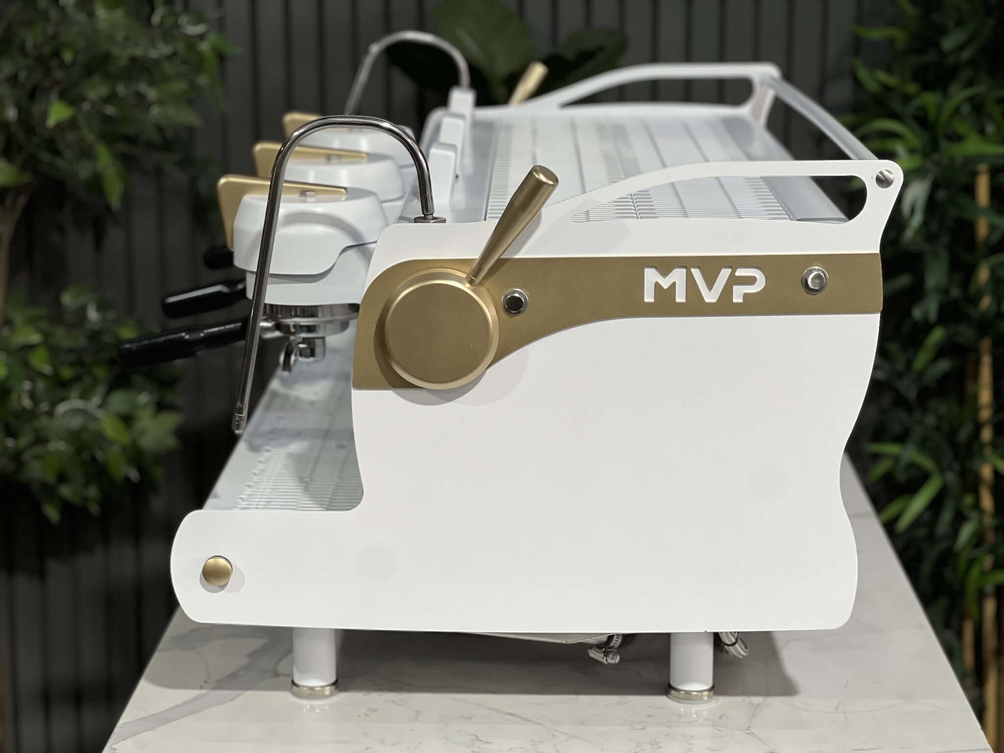 Synesso MVP 3 Group White & Gold - Used