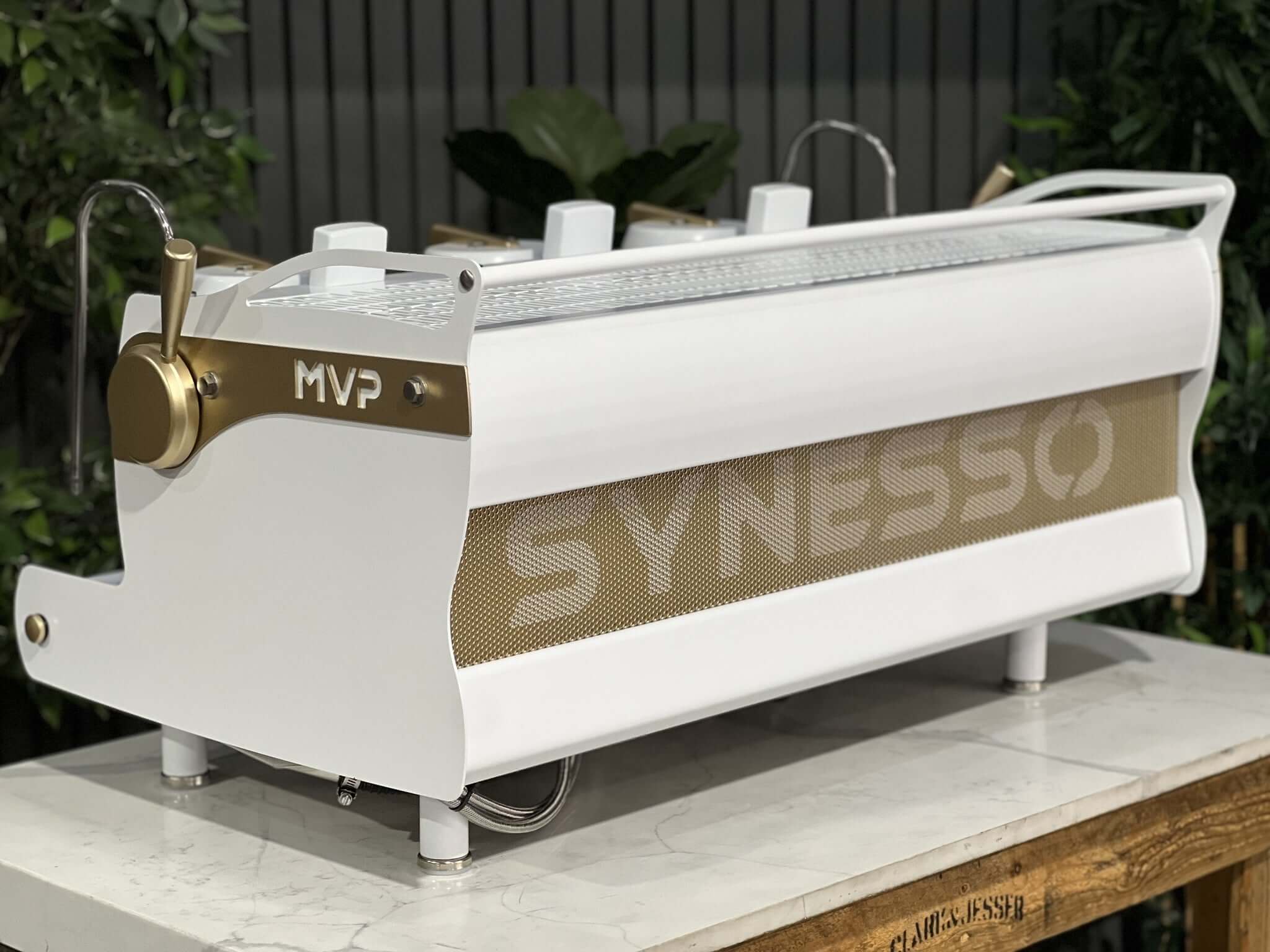 Synesso MVP 3 Group White & Gold - Used