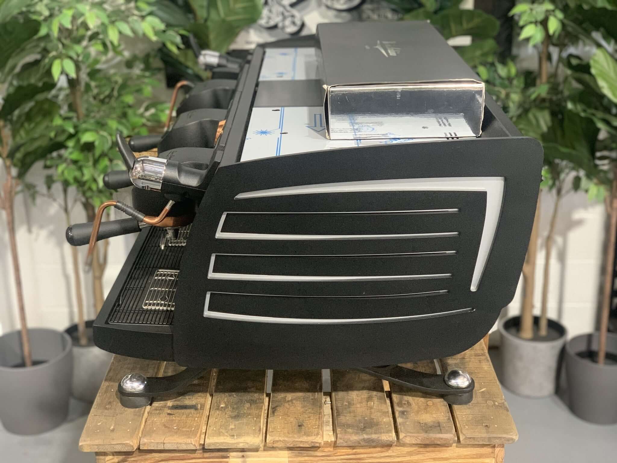 Victoria Arduino Black Eagle Gravimetric 3 Group Black & Copper