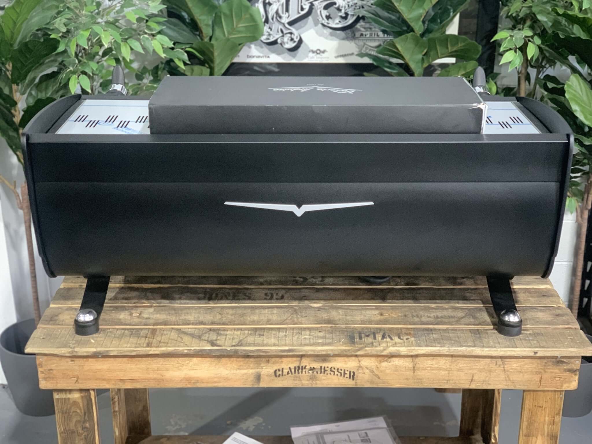 Victoria Arduino Black Eagle Gravimetric 3 Group Black & Copper