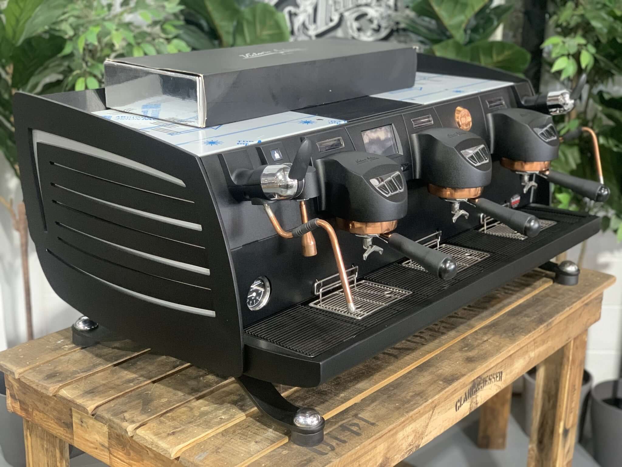 Victoria Arduino Black Eagle Gravimetric 3 Group Black & Copper