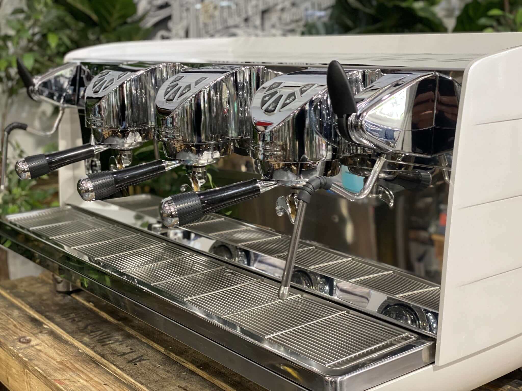 Victoria Arduino White Eagle T3 3 Group White / Stainless - Used