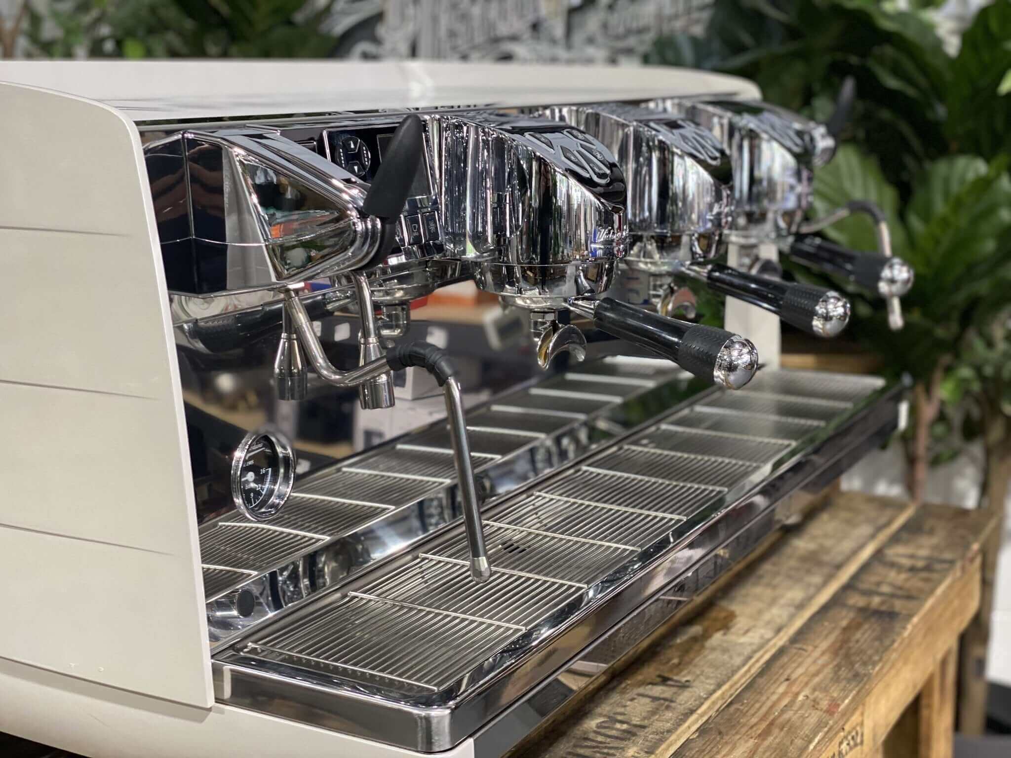 Victoria Arduino White Eagle T3 3 Group White / Stainless - Used