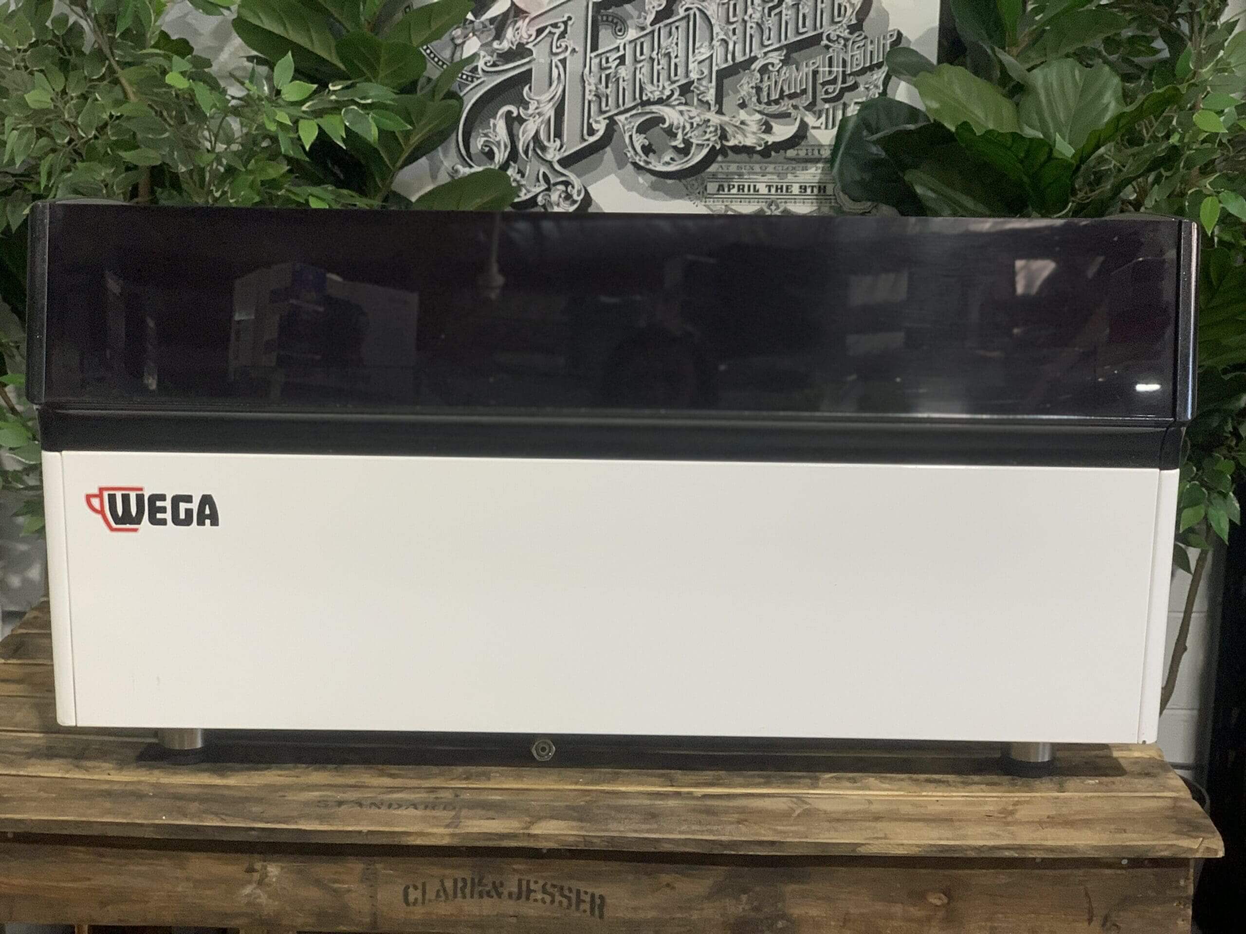 Wega Atlas 3 Group Black & White - Used