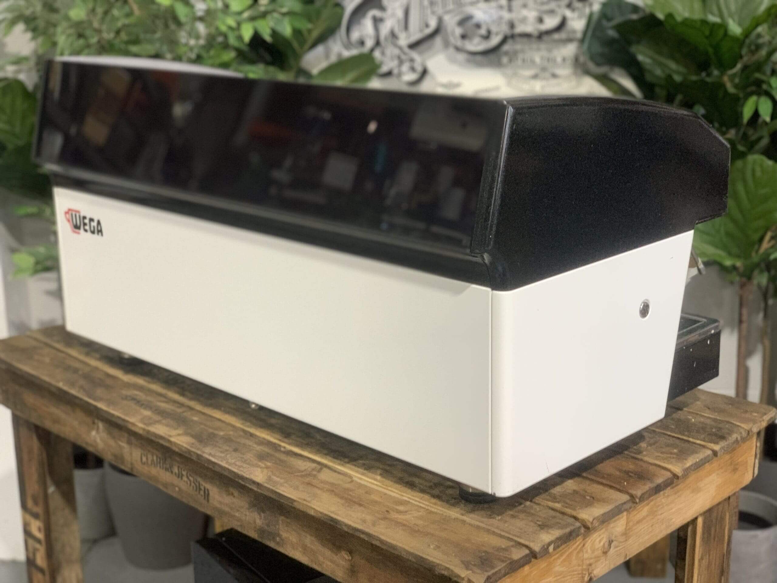 Wega Atlas 3 Group Black & White - Used