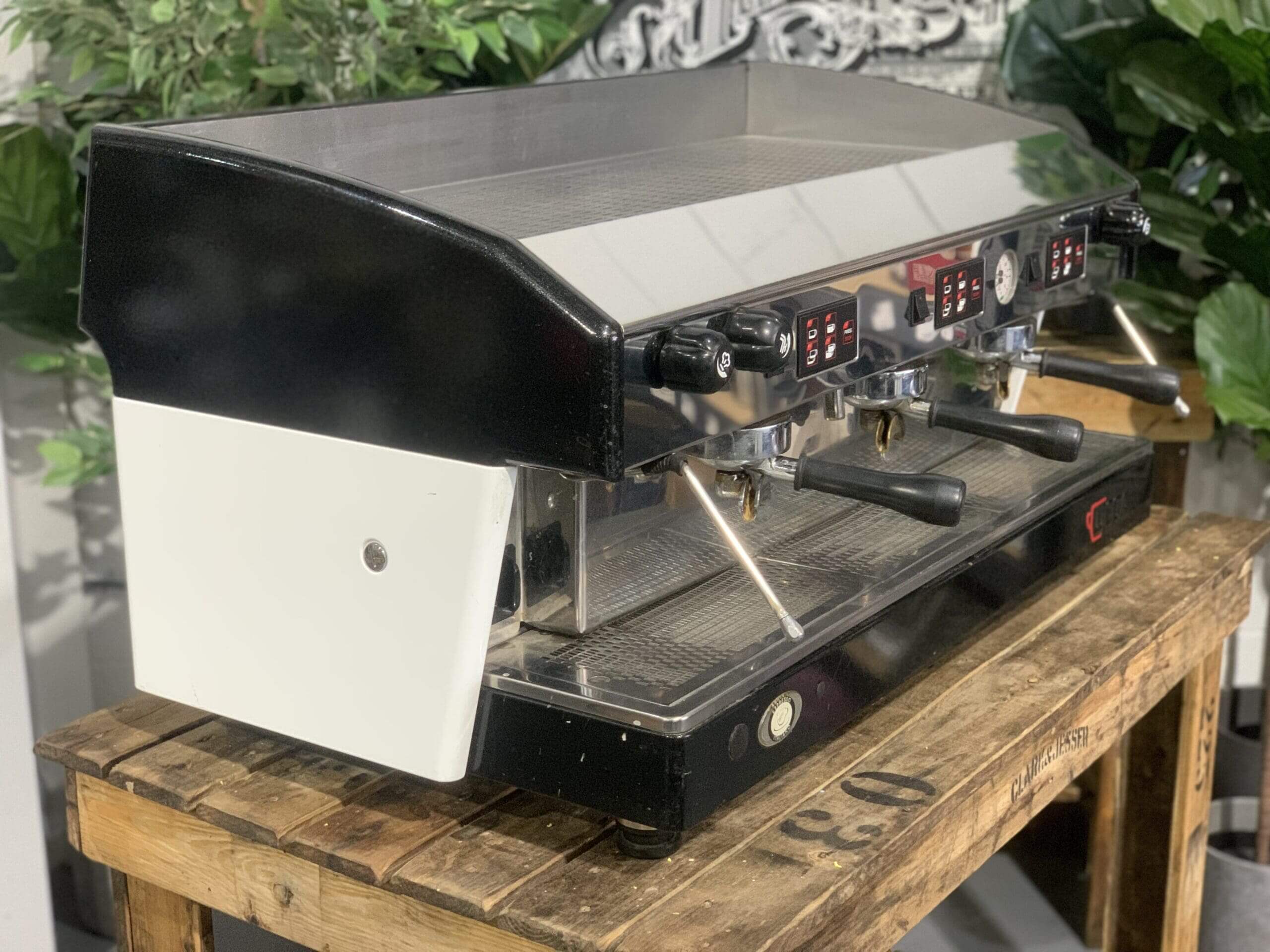 Wega Atlas 3 Group Black & White - Used