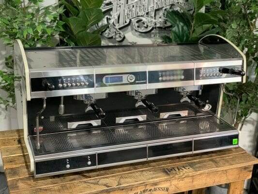 Wega Concept 3 Group Black with Black Splash Back - Used