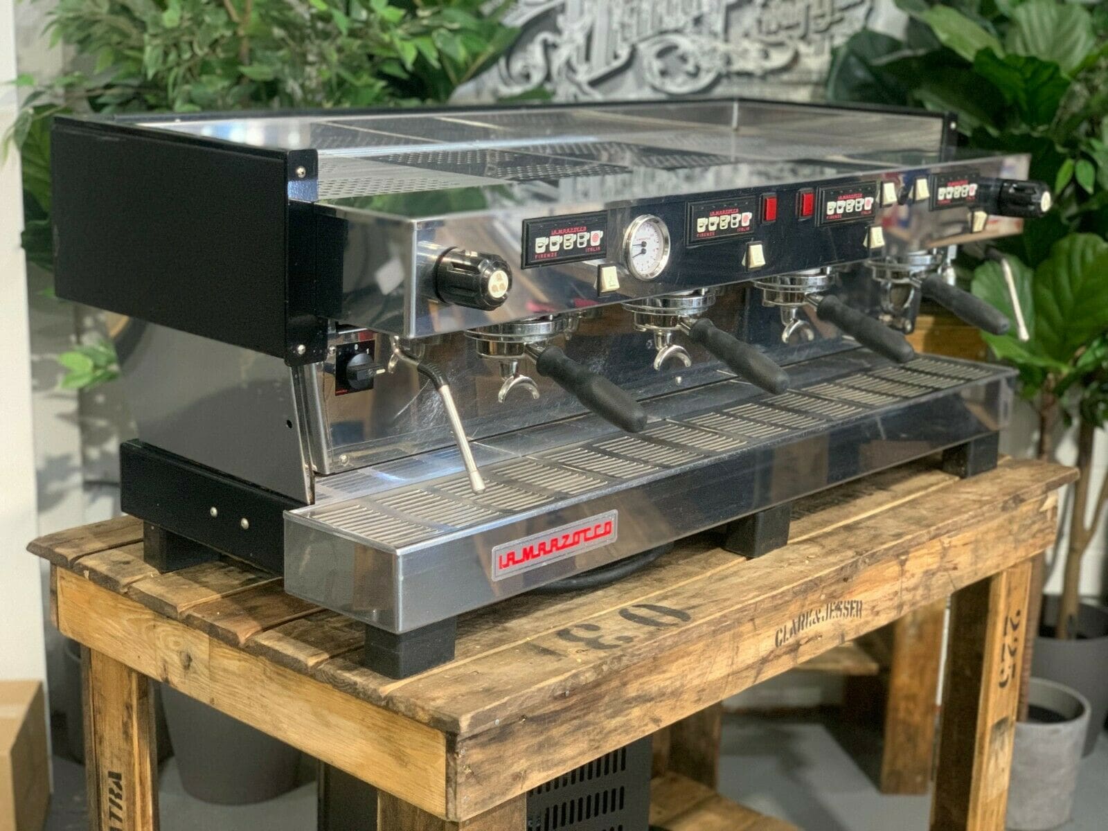 La Marzocco Linea Classic 4 Group Coffee Machine Black & Stainless Steel - Used