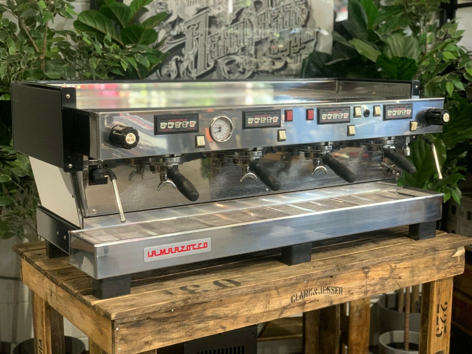 La Marzocco Linea Classic 4 Group Coffee Machine Black & Stainless Steel - Used
