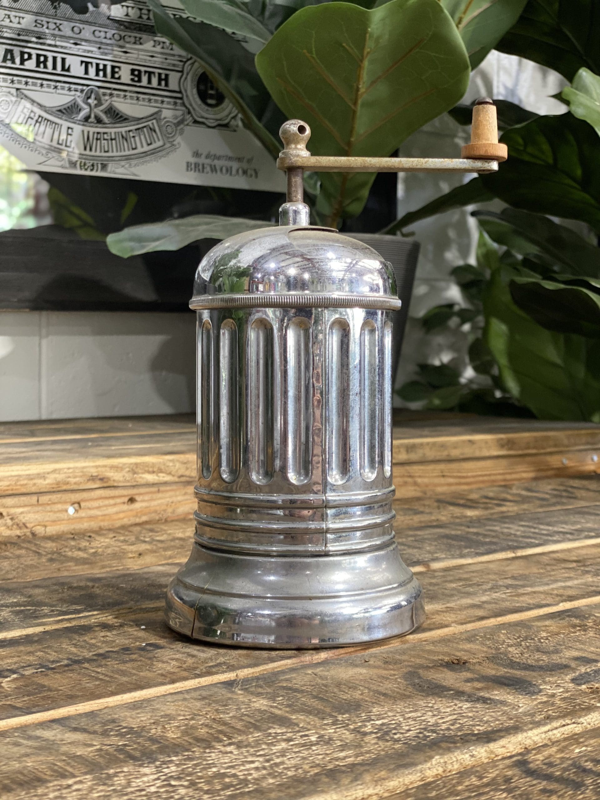 #157 Tre Spade Cylindrical Shape Stainless Steel Hand Coffee Grinder