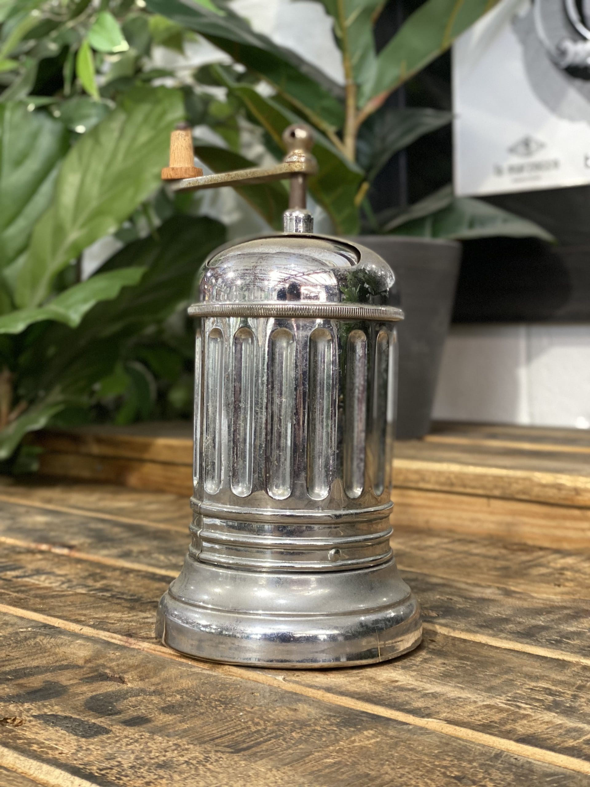 #157 Tre Spade Cylindrical Shape Stainless Steel Hand Coffee Grinder