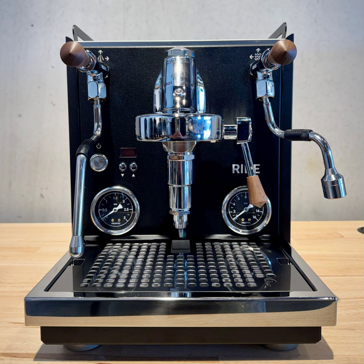 Profitec RIDE - Black with Profitec American Walnut Lever Valves and Handle Handle Set | Jetblack source 20009_2 photo 1