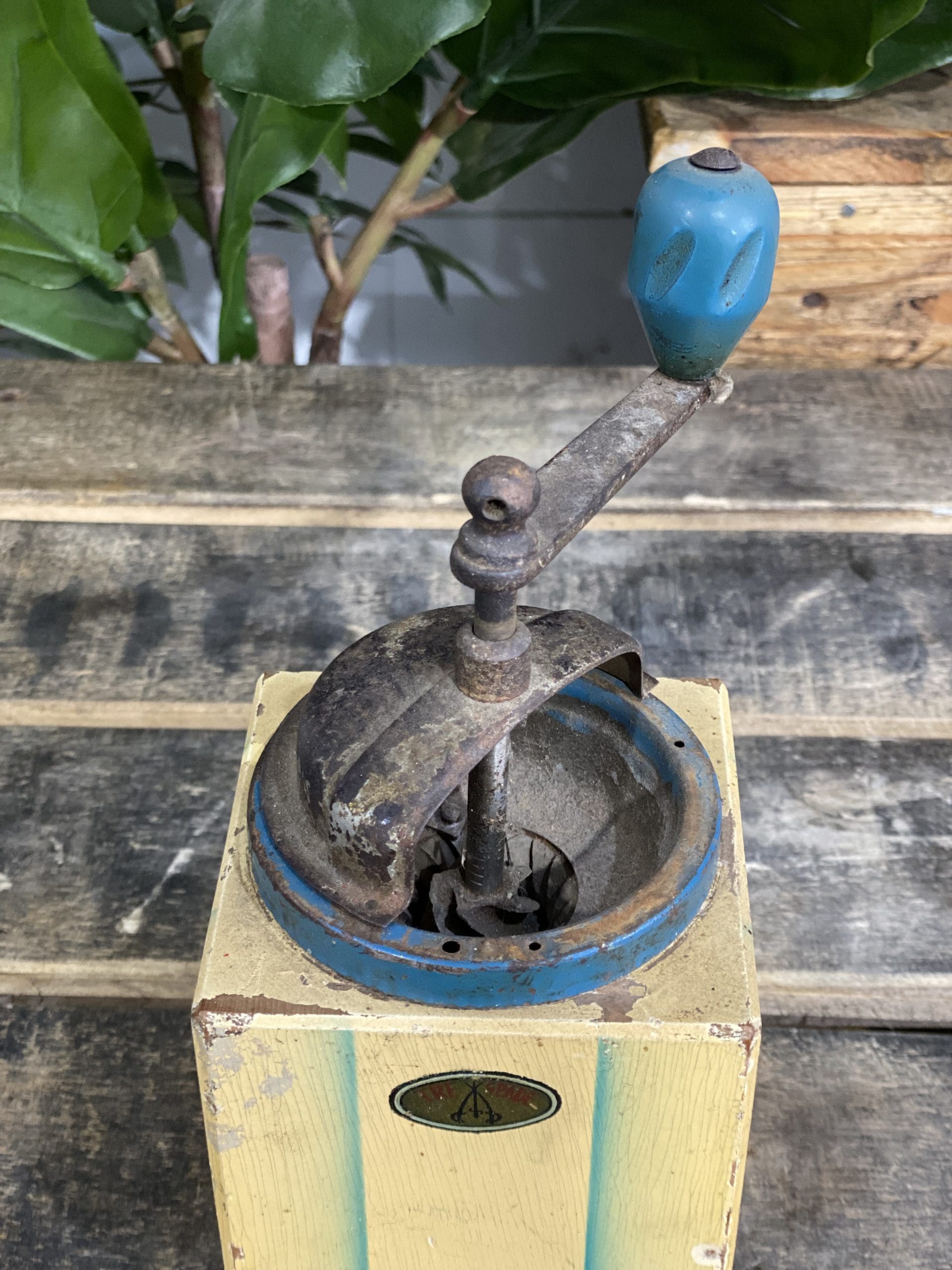 1930’s Working Tre Spade Wooden Hand Coffee Grinder