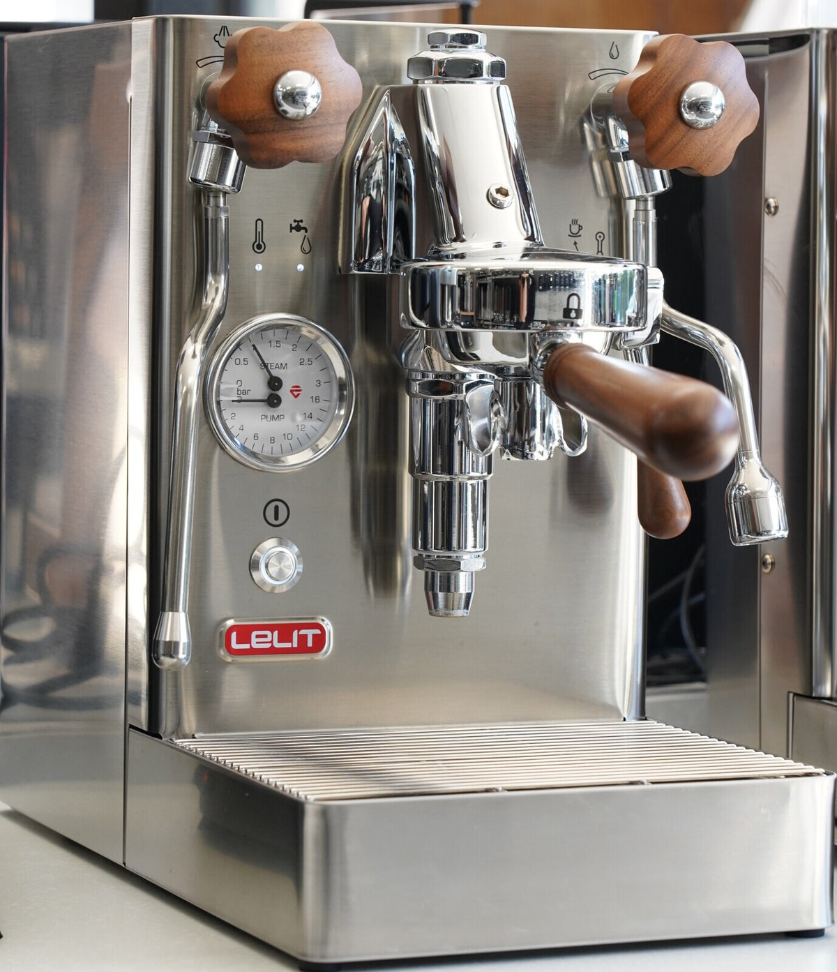 Lelit Mara X v2 Walnut Handles | Jetblack source 78915 photo 0
