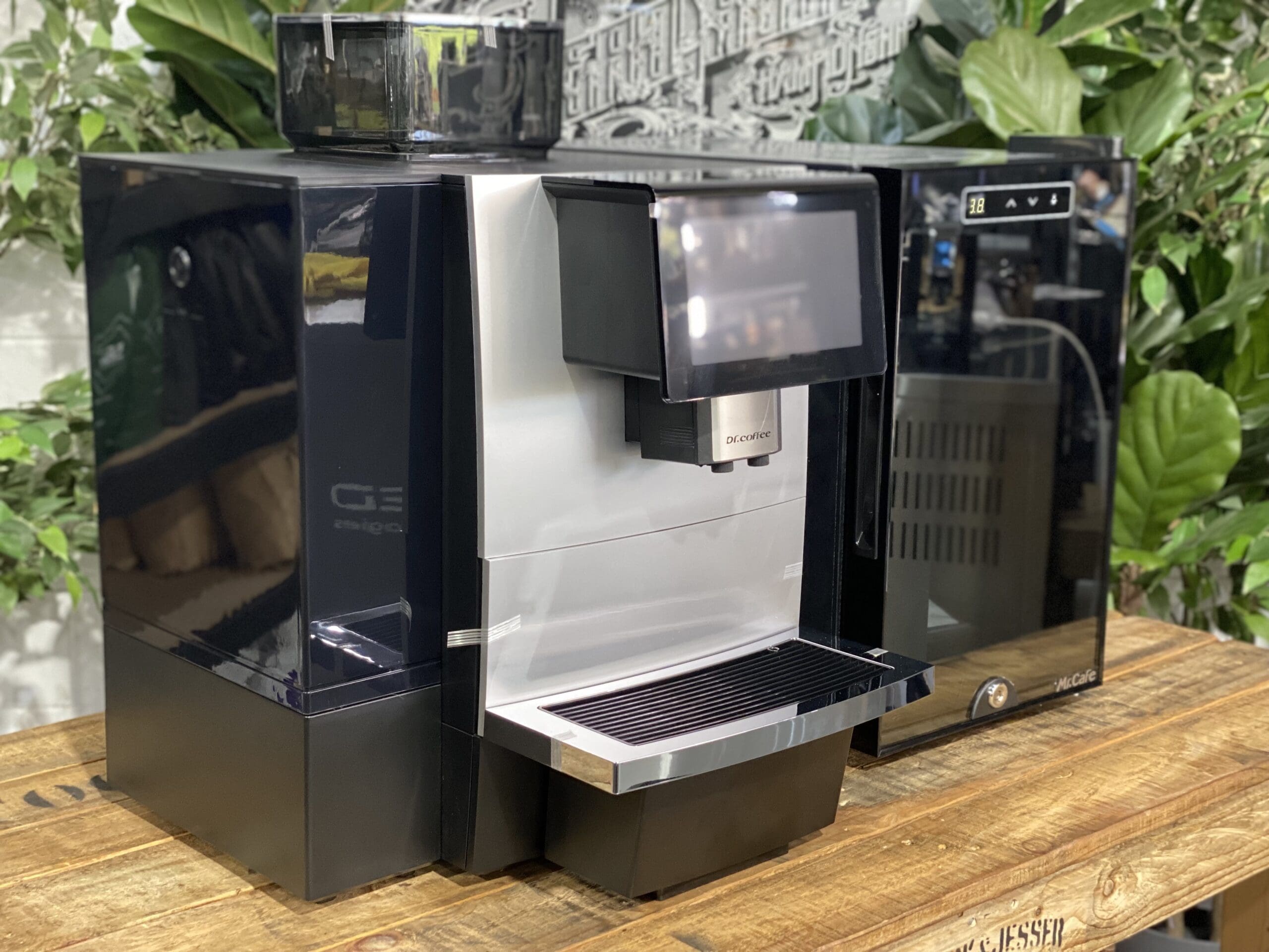 Dr Coffee F11 Big Fully Automatic with Fridge Black - New