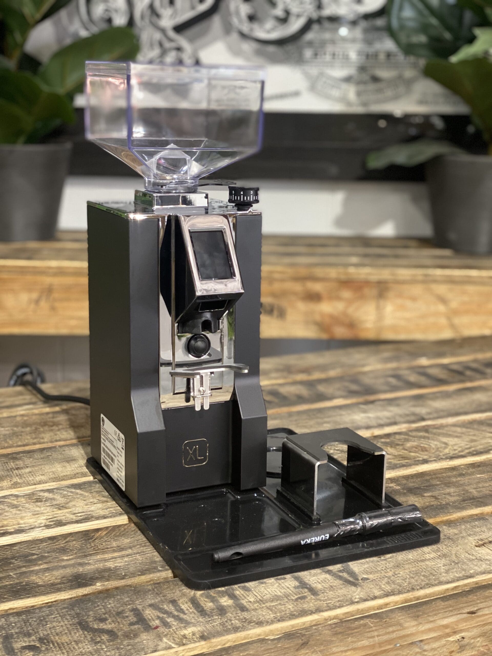 新品・送料無料Eureka Mignon Specialita ブラック Eureka Mignon Specialita - 55mm Flat Burr Coffee Grinder - Glossy
