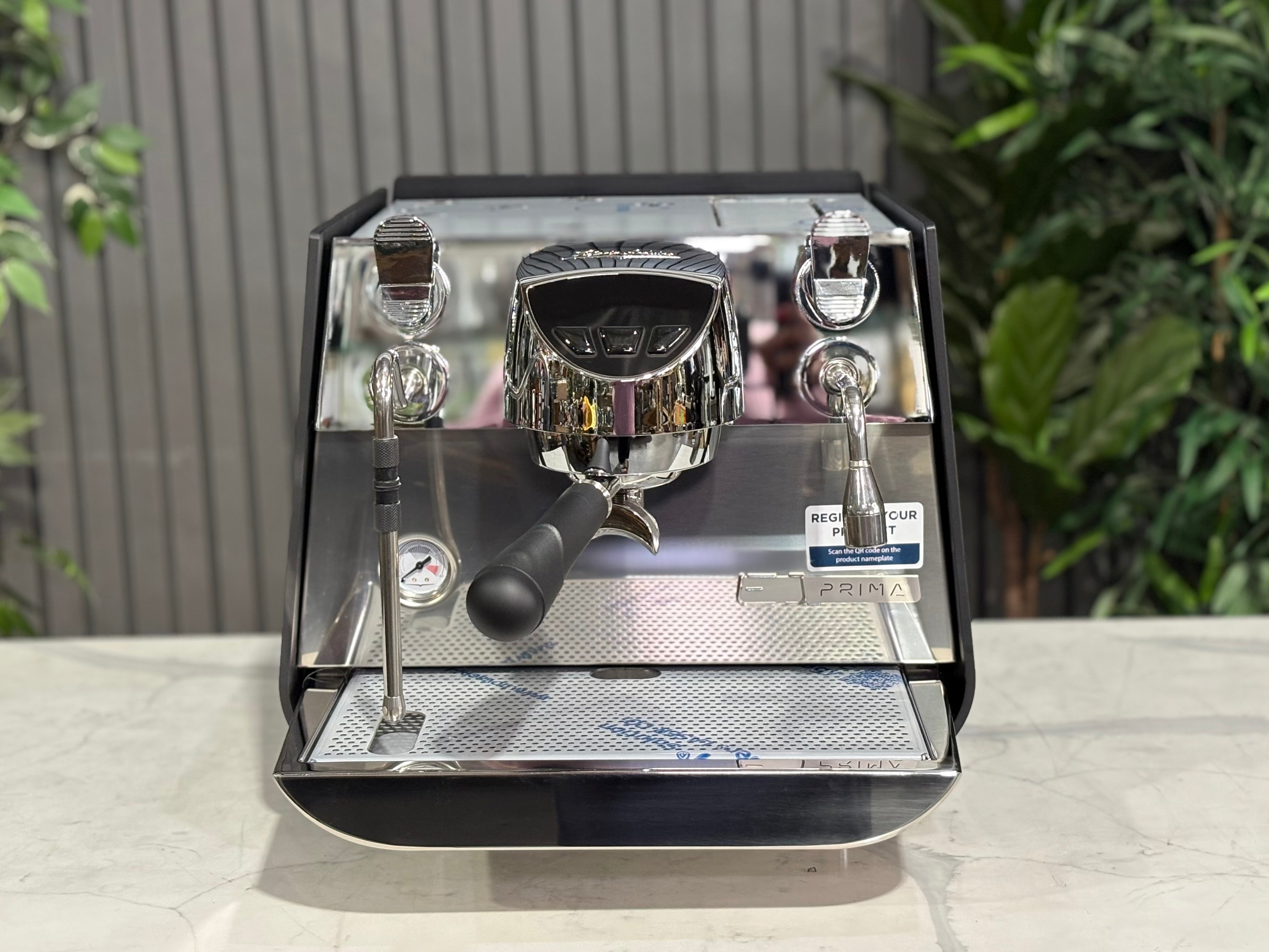 Victoria Arduino Eagle One Prima 1 Group Coffee Machine Black - New, front view showcasing its sleek design and functionality.