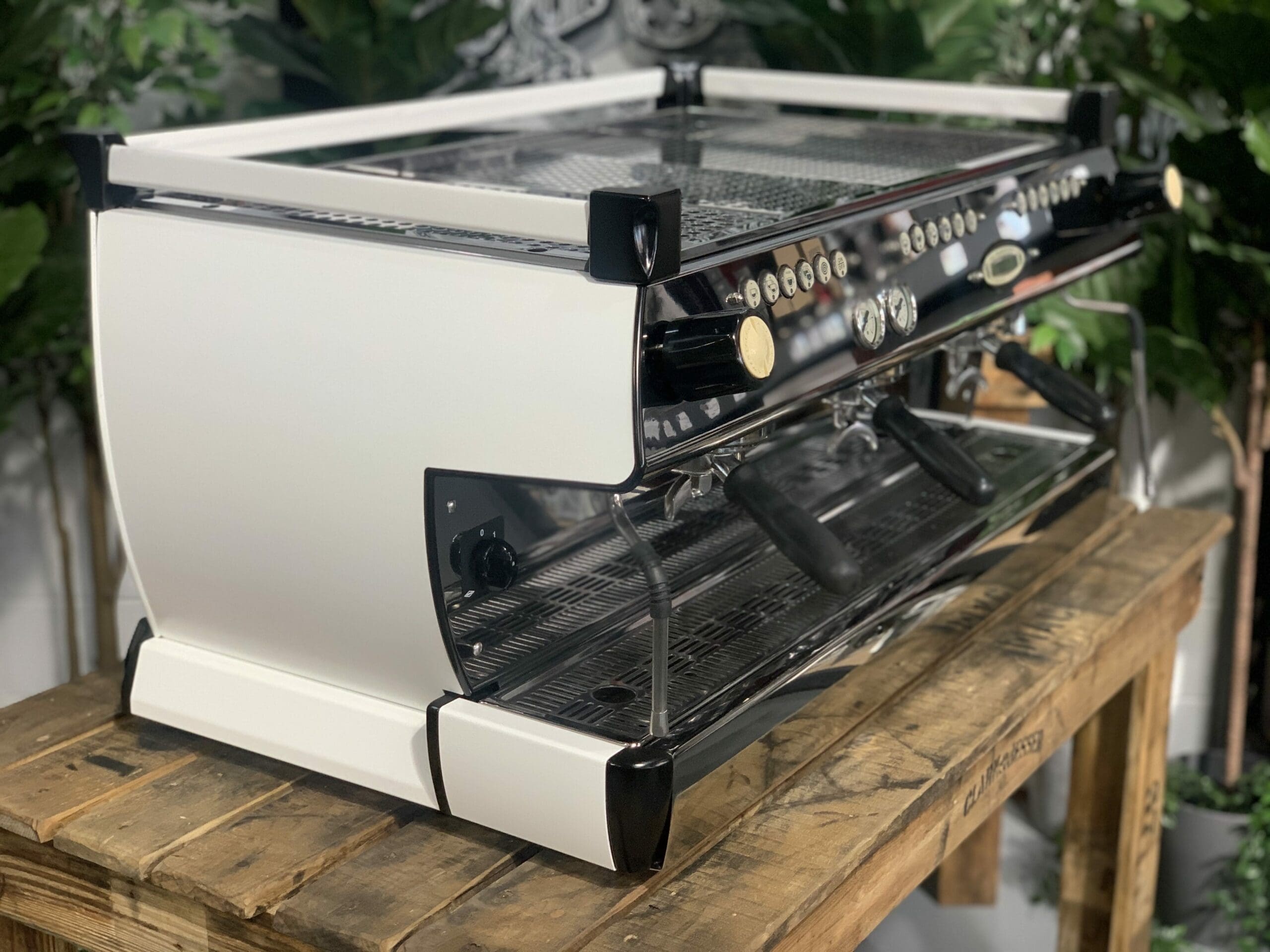 La Marzocco GB5 3 Group White Black