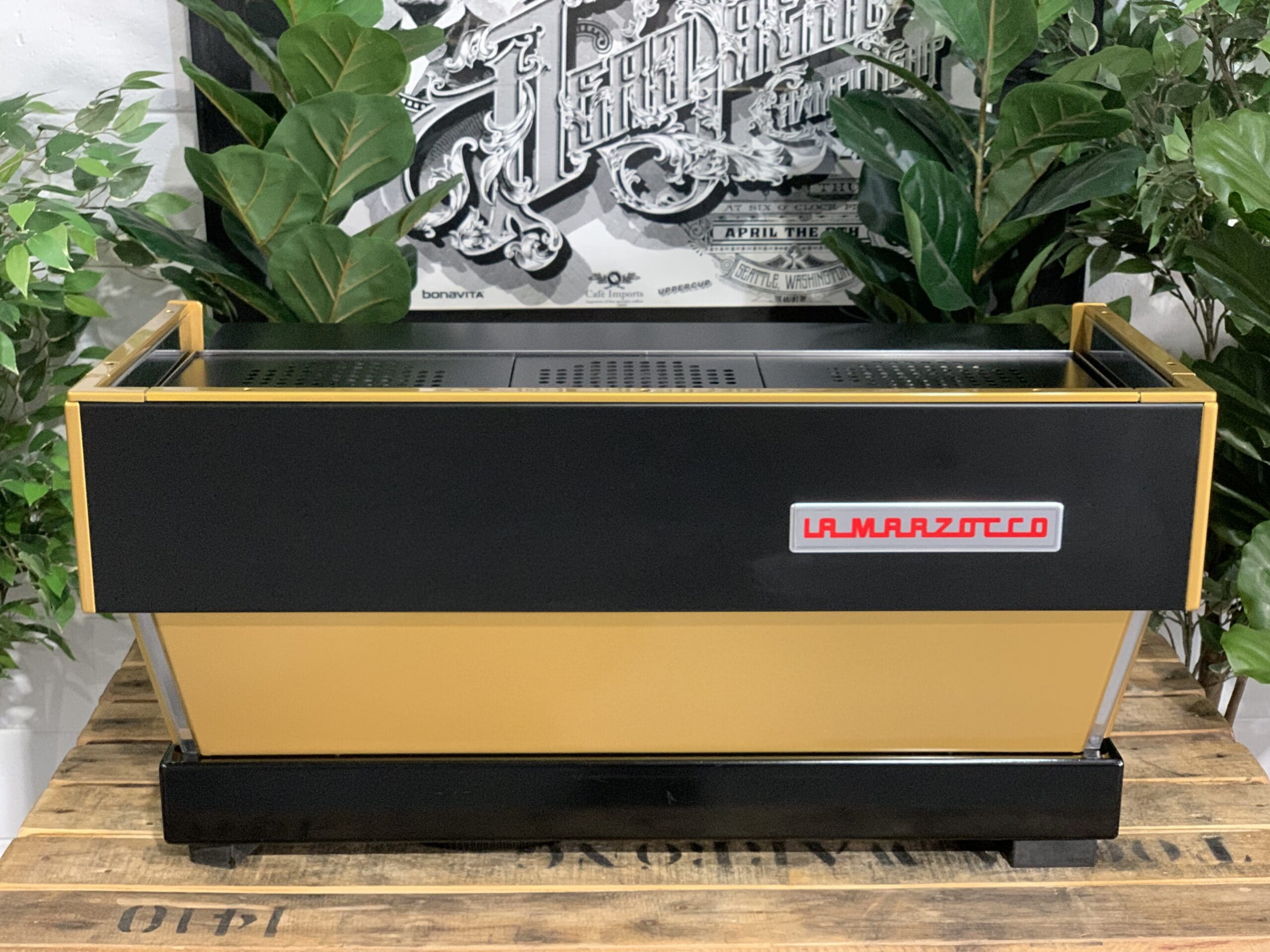 La Marzocco Linea Classic 3 Group Black & Gold