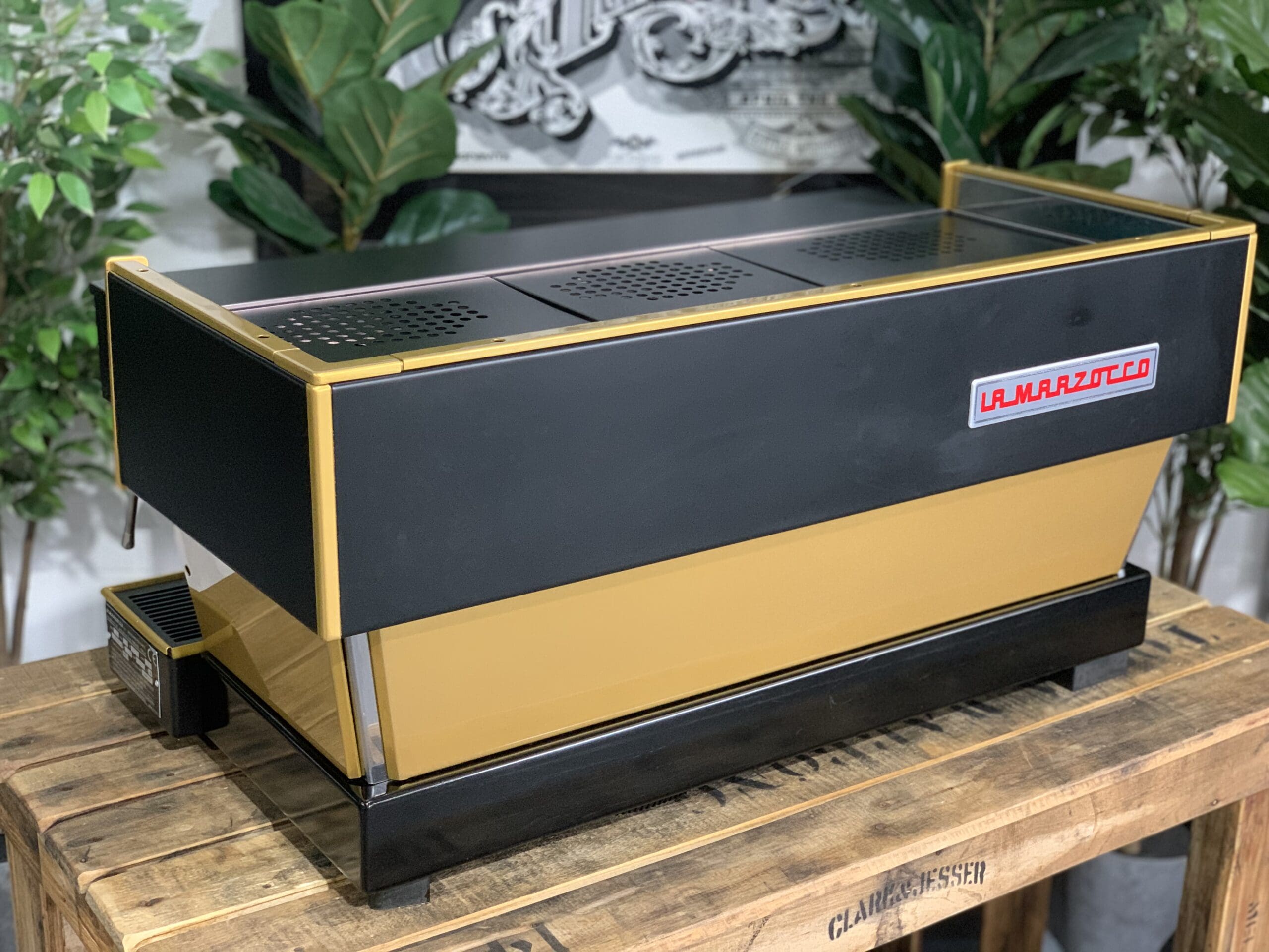 La Marzocco Linea Classic 3 Group Black & Gold