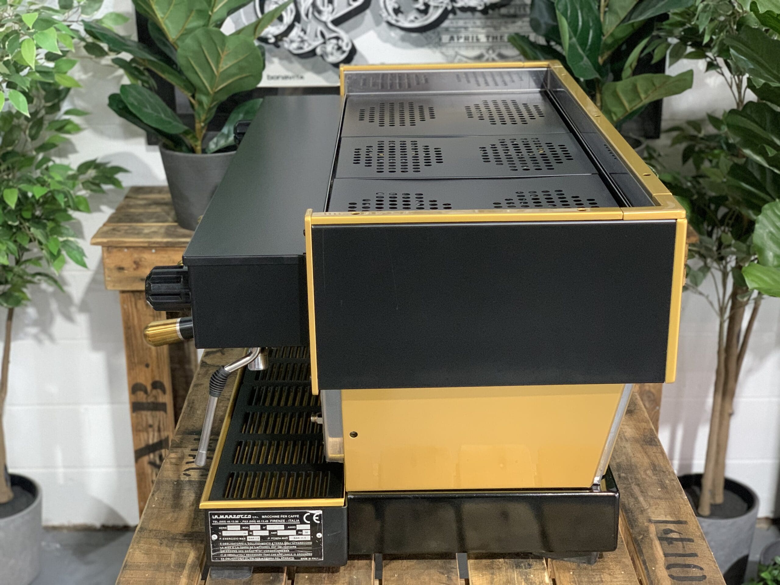 La Marzocco Linea Classic 3 Group Black & Gold