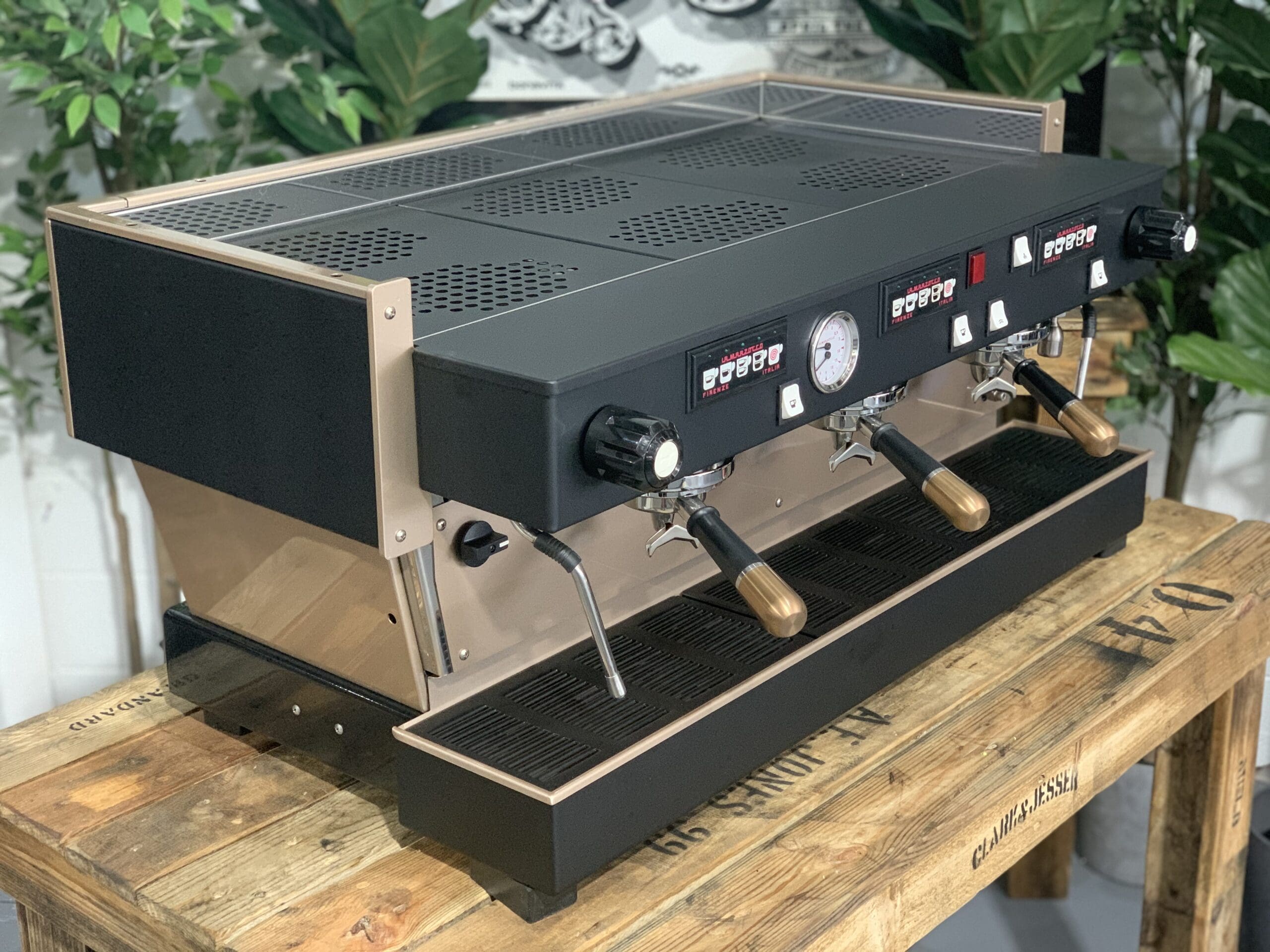 La Marzocco Linea Classic 3 Group Black & Rose Gold