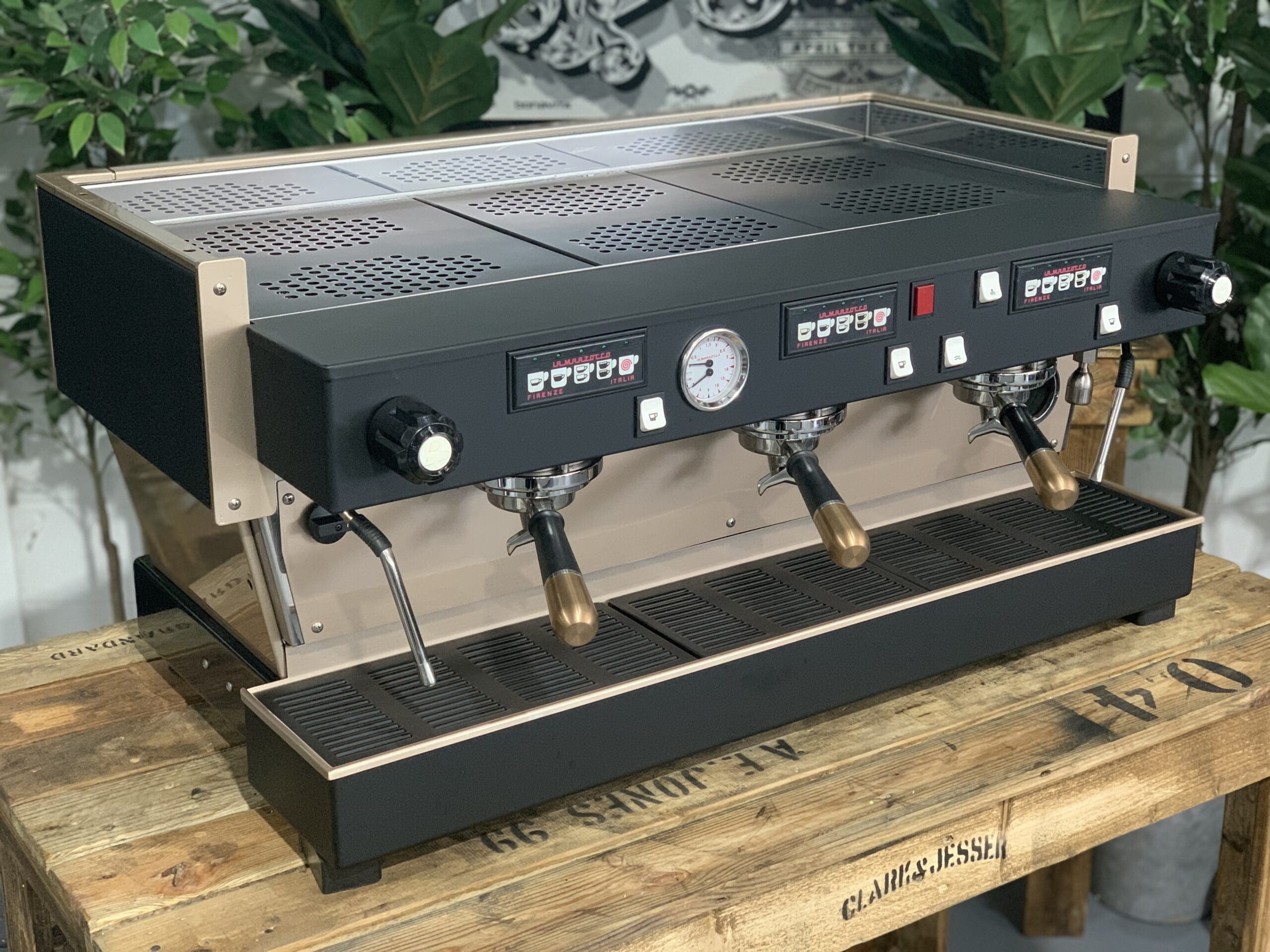 La Marzocco Linea Classic 3 Group Black & Rose Gold