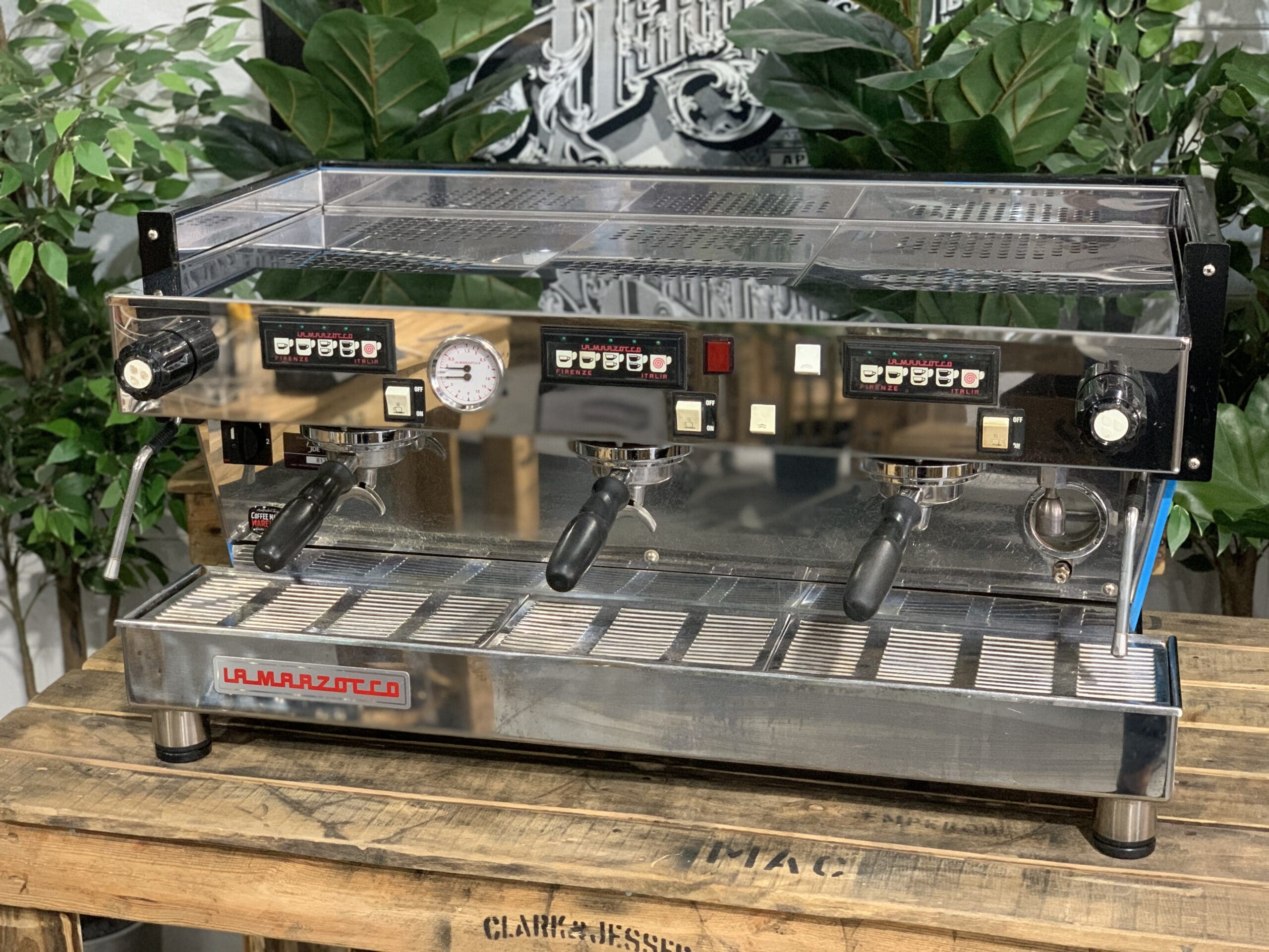 La  Marzocco Linea Classic 3 Group Bright Blue