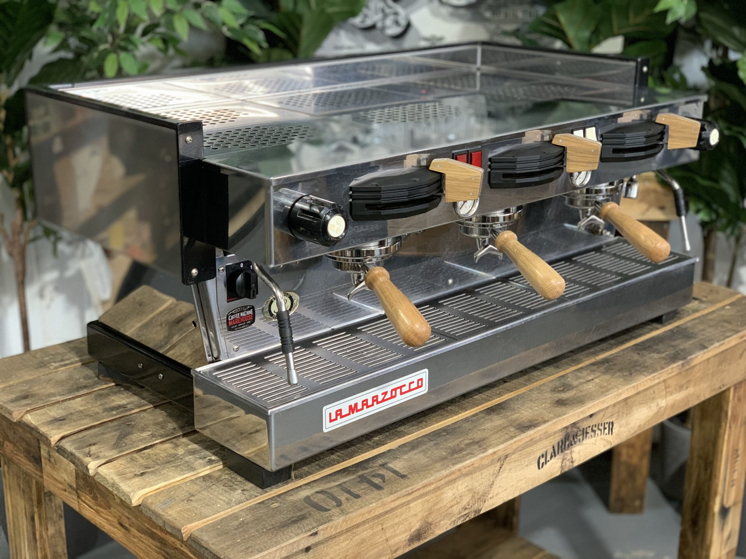 La Marzocco Linea Classic American Oak Timber MP 3 Group Stainless Steel