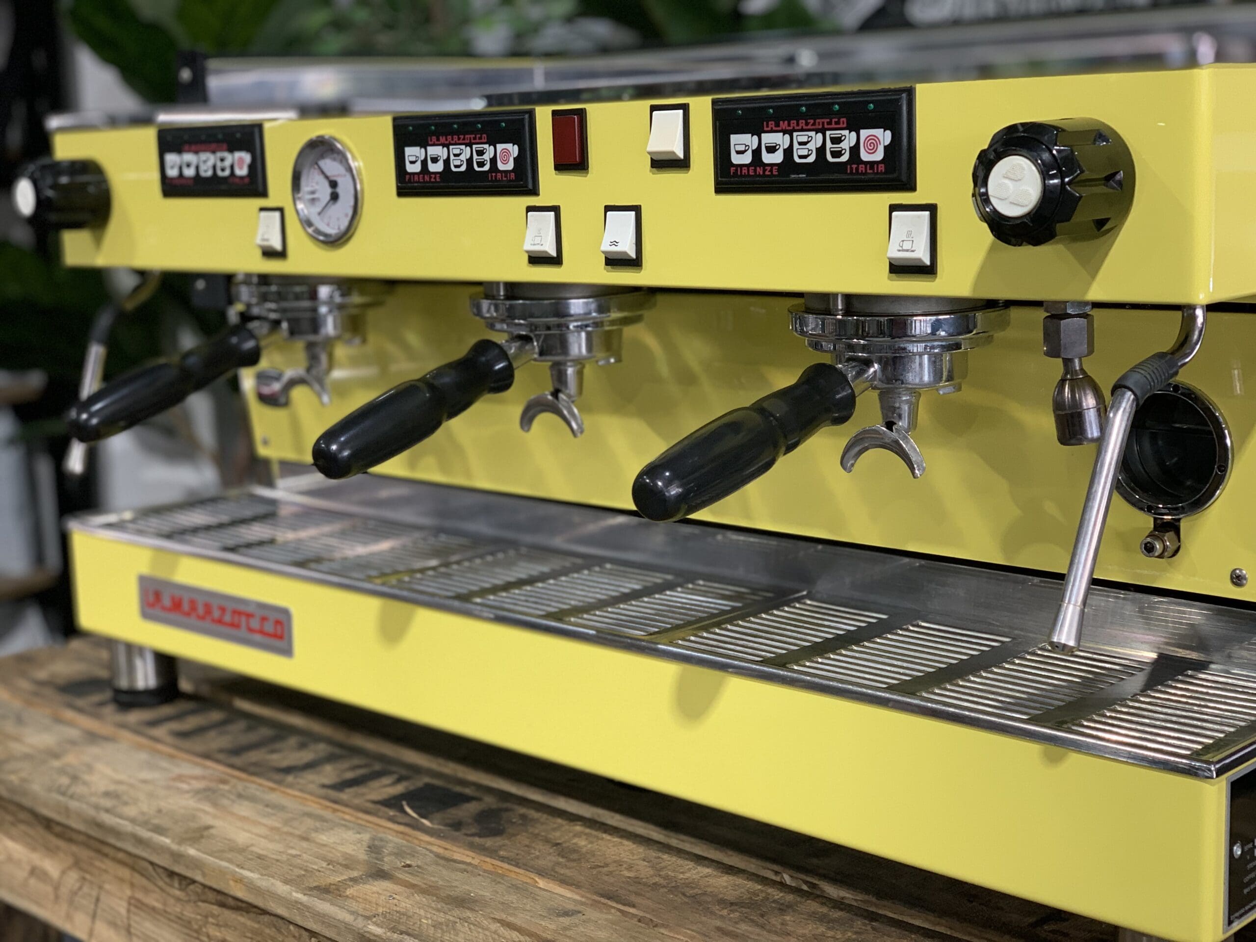 La Marzocco Linea Classic 3 Group Lego Yellow