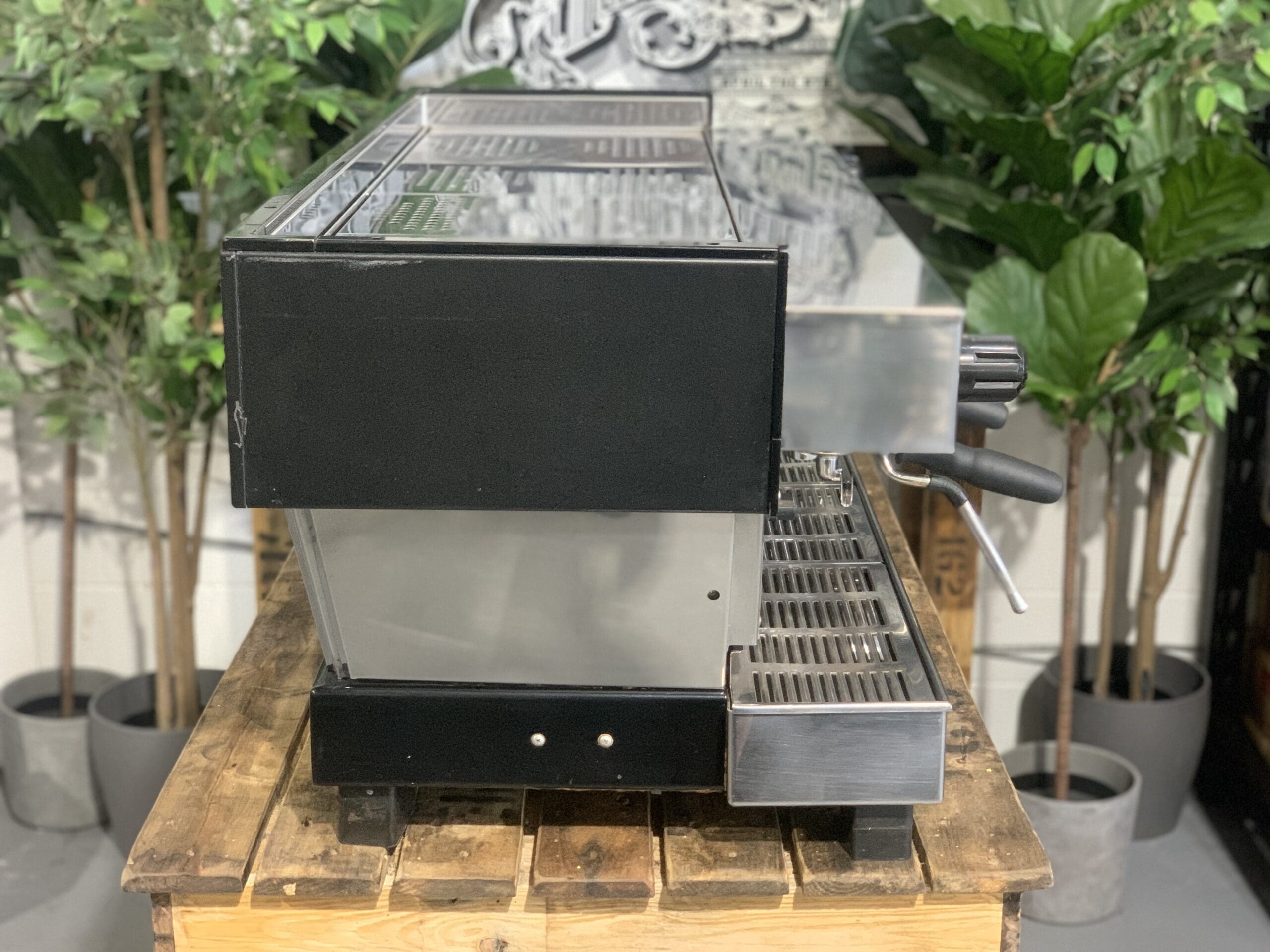 La  Marzocco Linea Classic 4 Group Black &amp; Stainless Steel