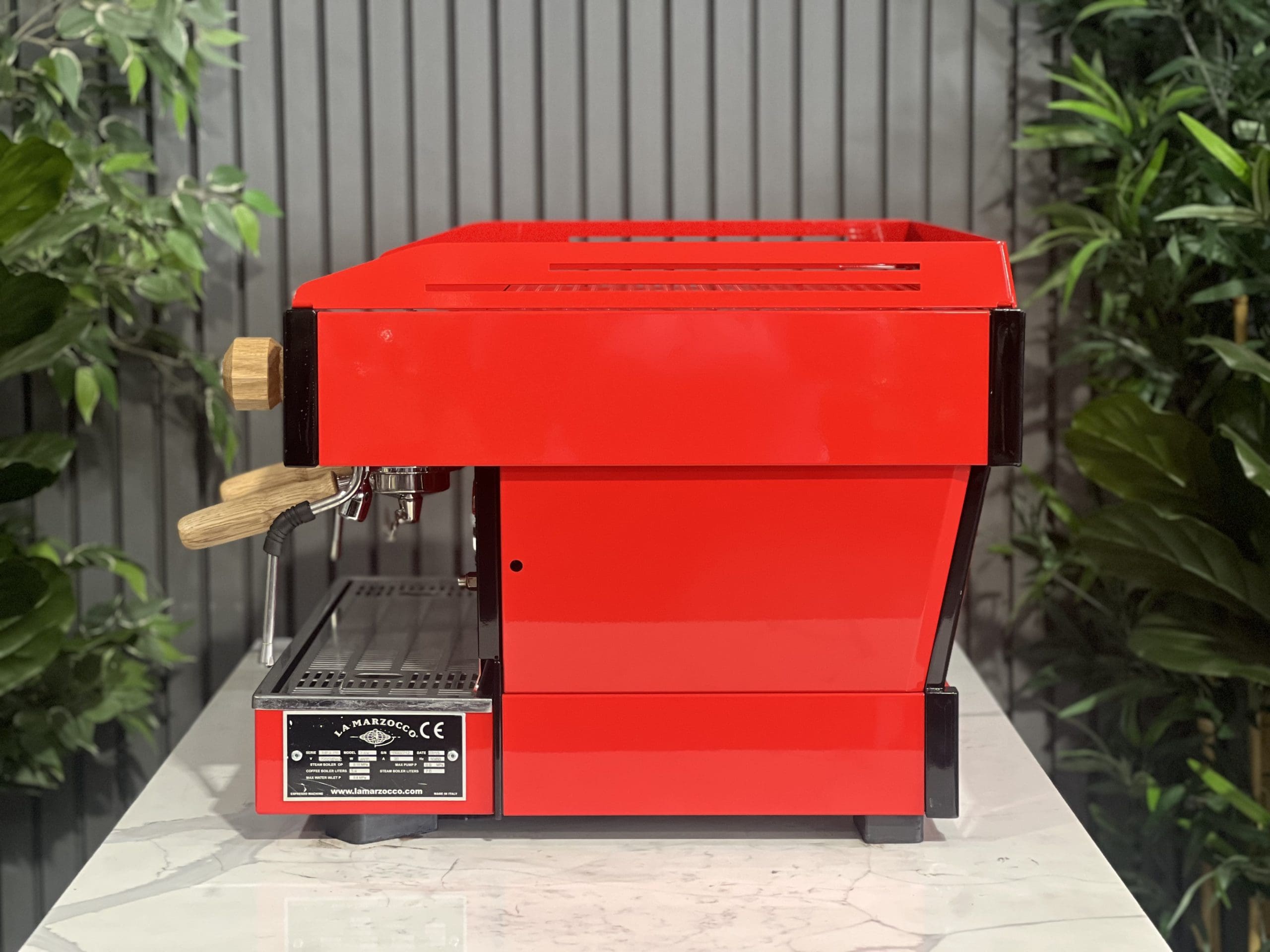 La Marzocco Linea PB 2 Group Red w.Timber Kit