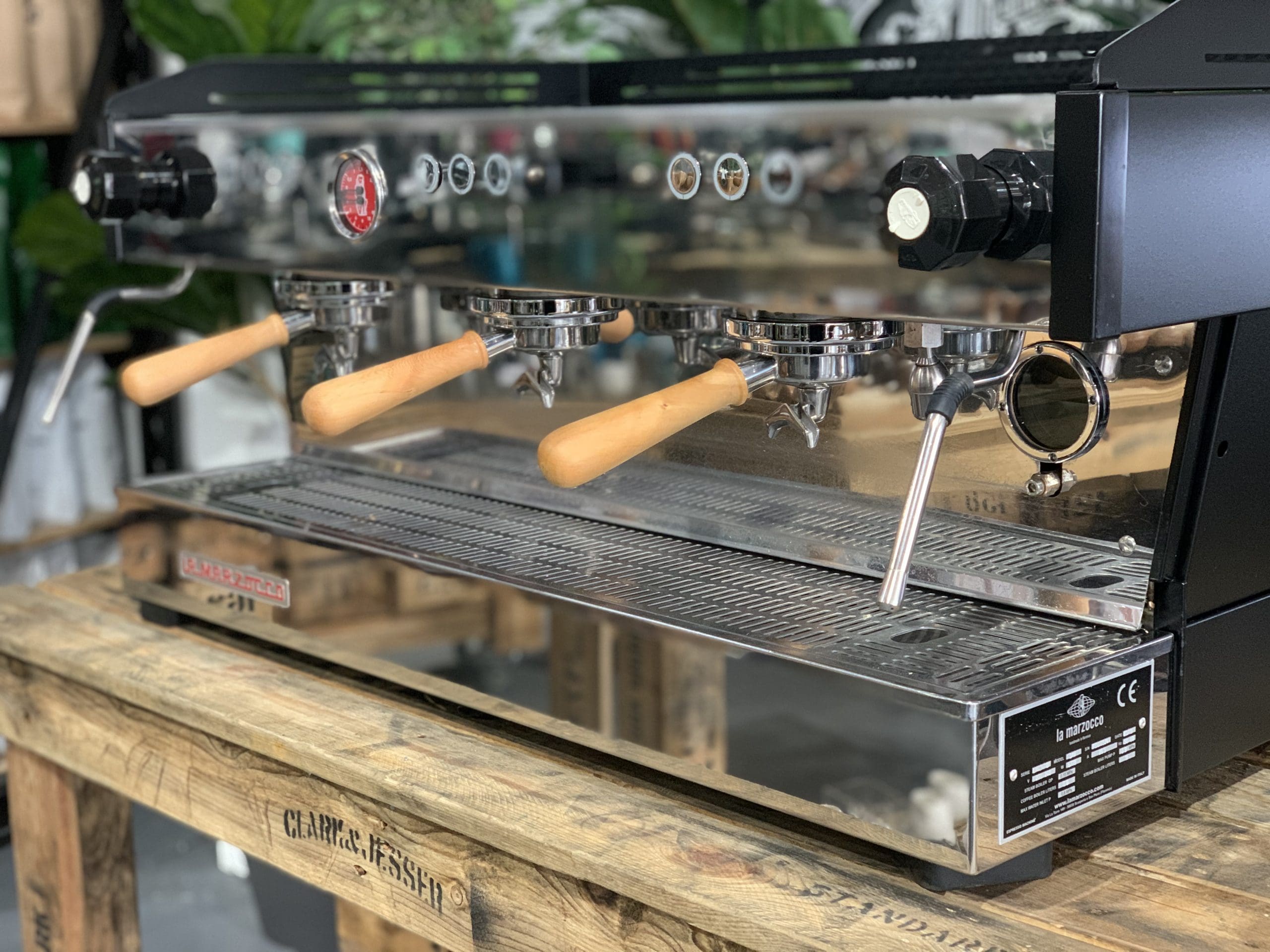 La Marzocco Linea PB 3 Group Black with Timber Handles