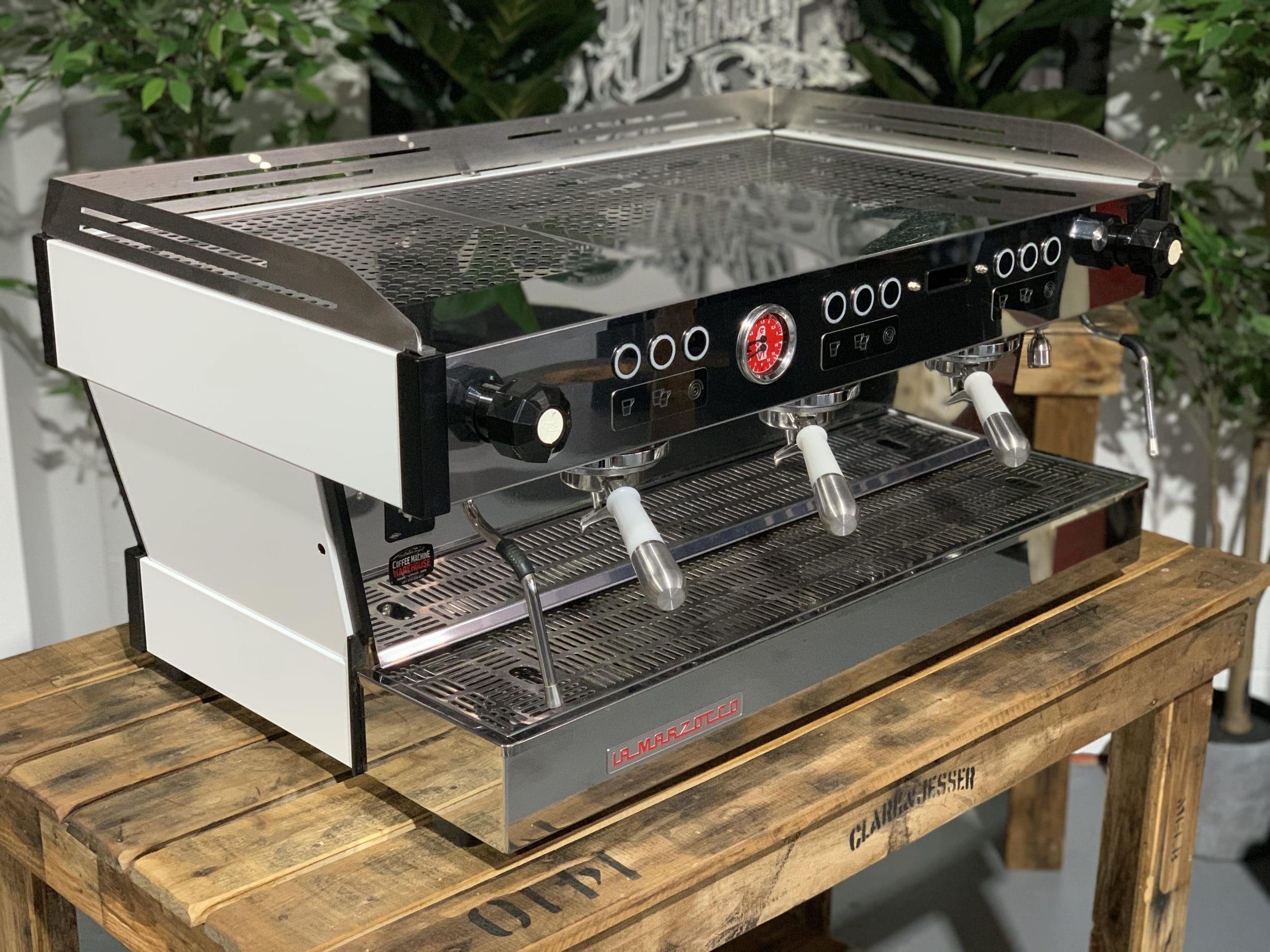 La Marzocco Linea PB 2 Group White & Black w. Pesado's