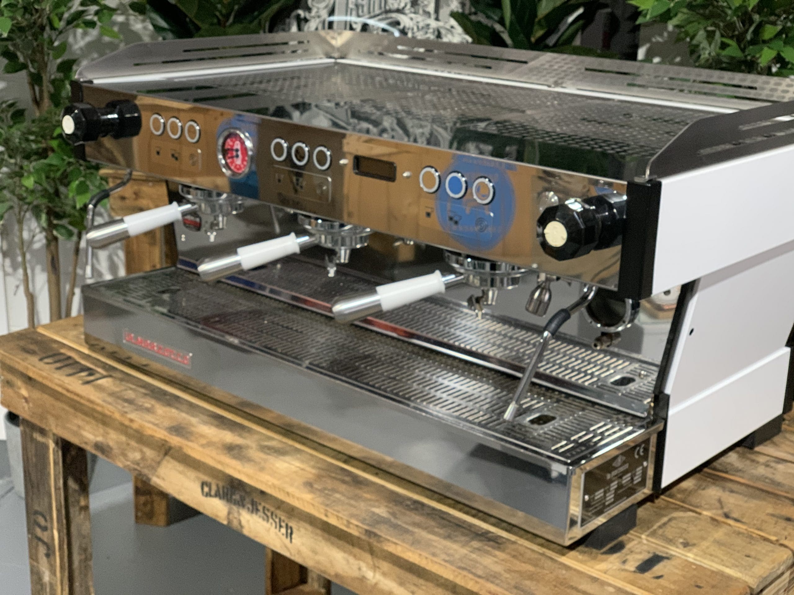 La Marzocco Linea PB 2 Group White & Black w. Pesado's