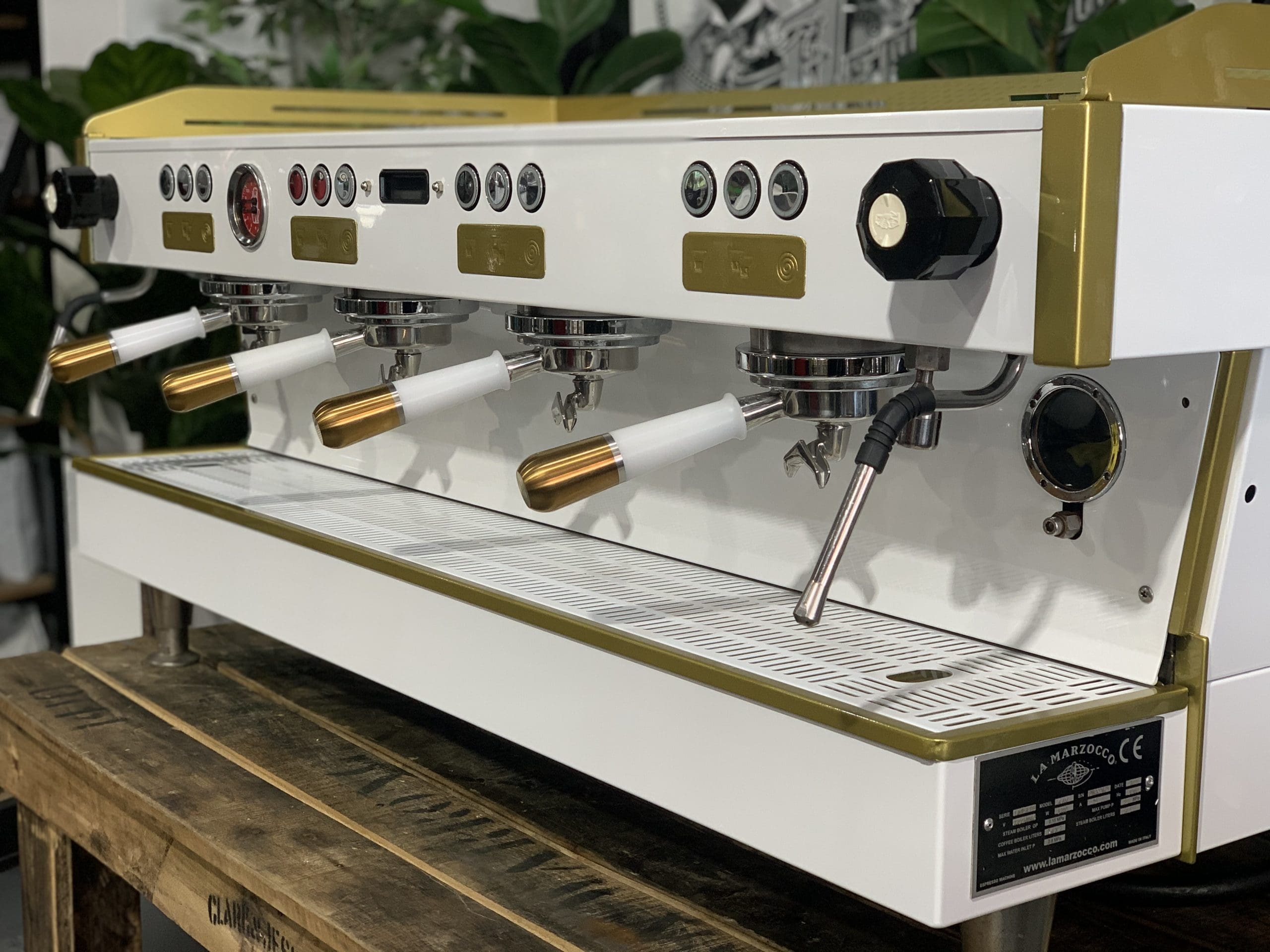 La Marzocco Linea PB 4 Group White & Gold