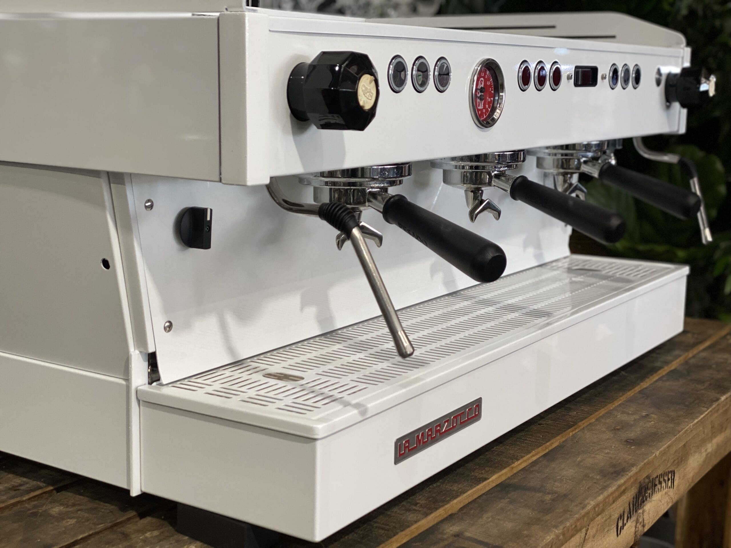 La Marzocco Linea PB 3 Group Full White w Black Rubber Pesado Handles