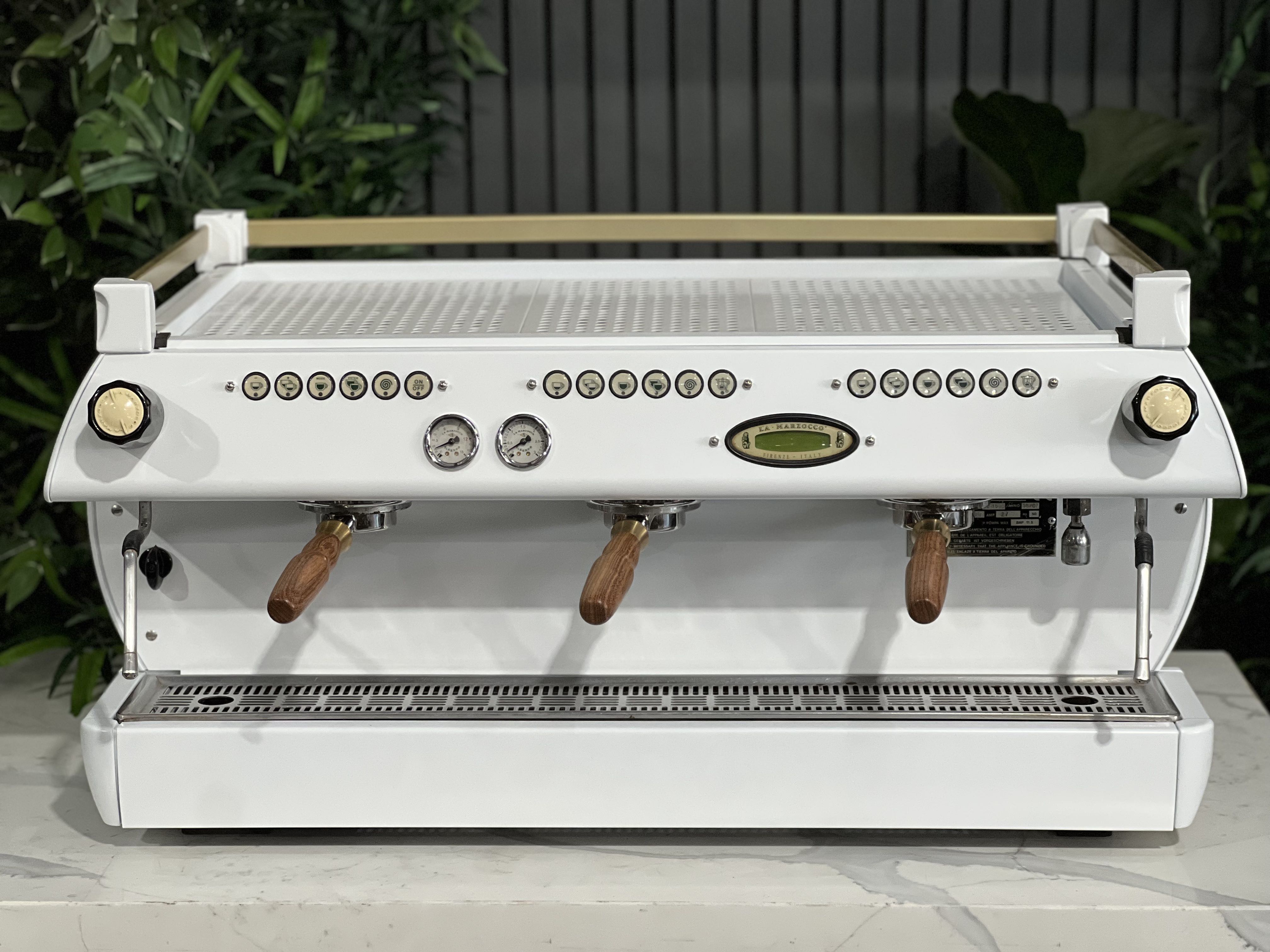 La Marzocco Gb5 3 Group Espresso Coffee Machine White & Gold With Pesado Group Handles