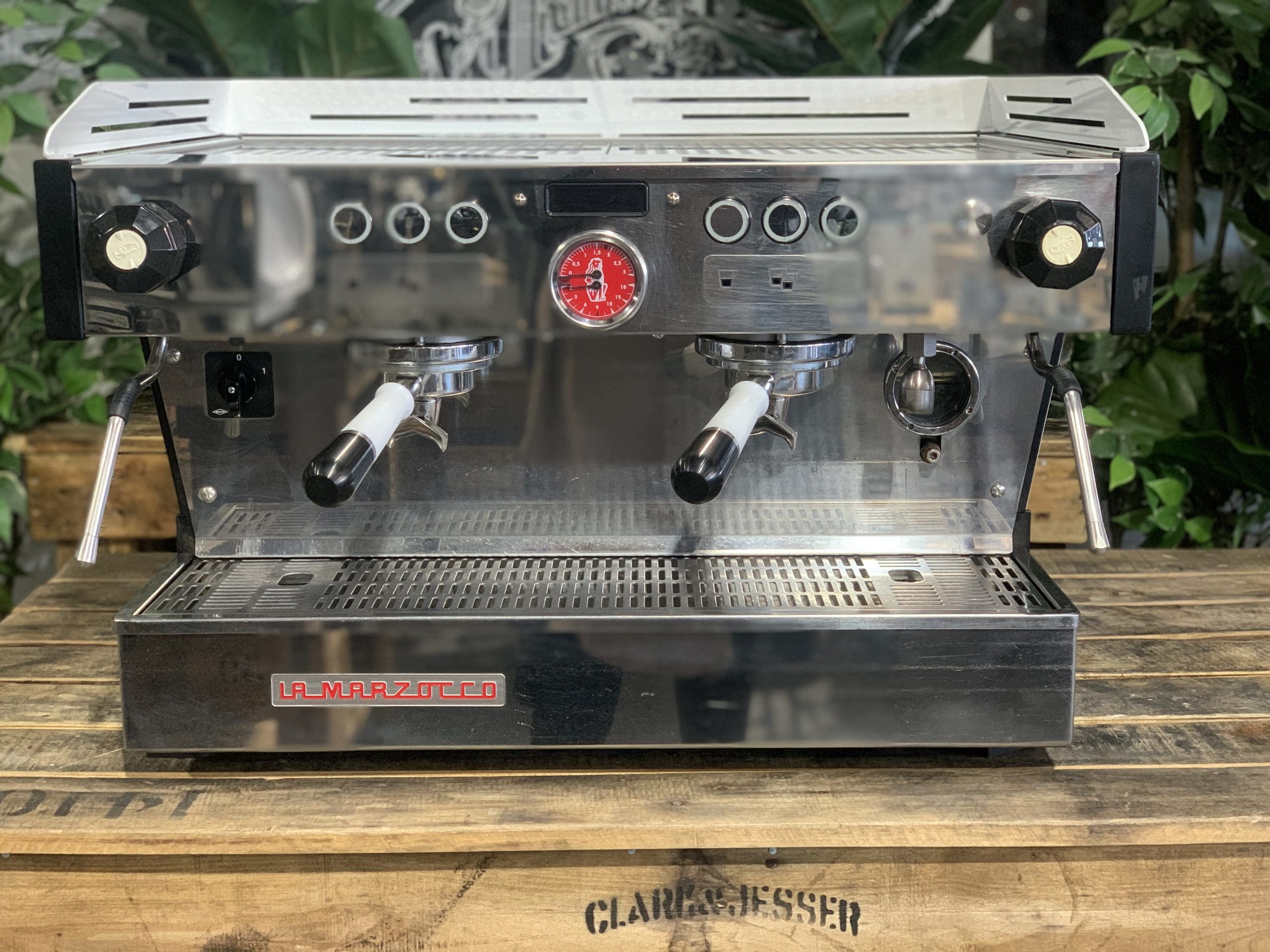 La Marzocco Linea PB 2 Group White w. Pesado Group Handles