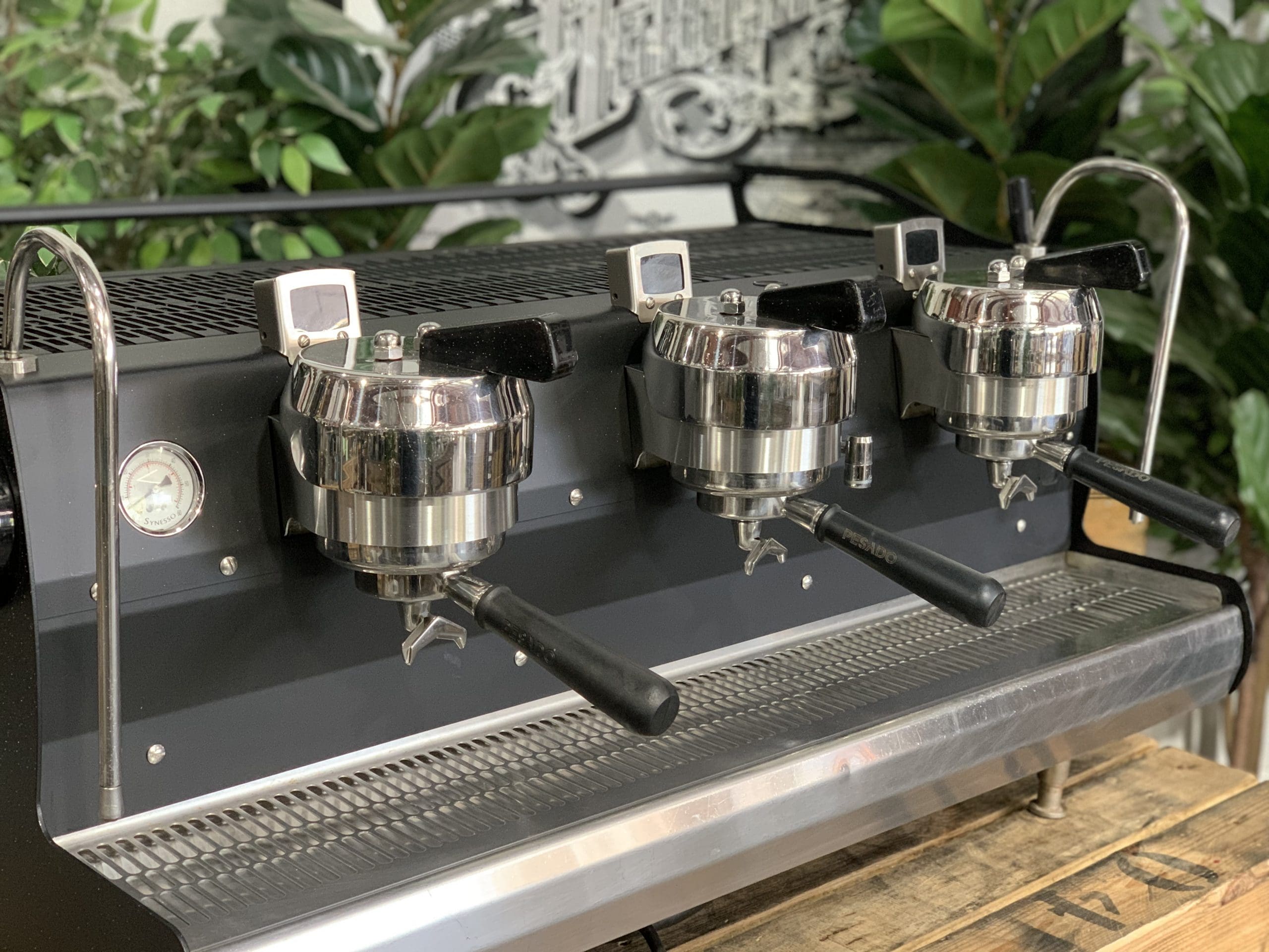 Synesso Cyncra 3 Group Matte Black w. Shot Timers