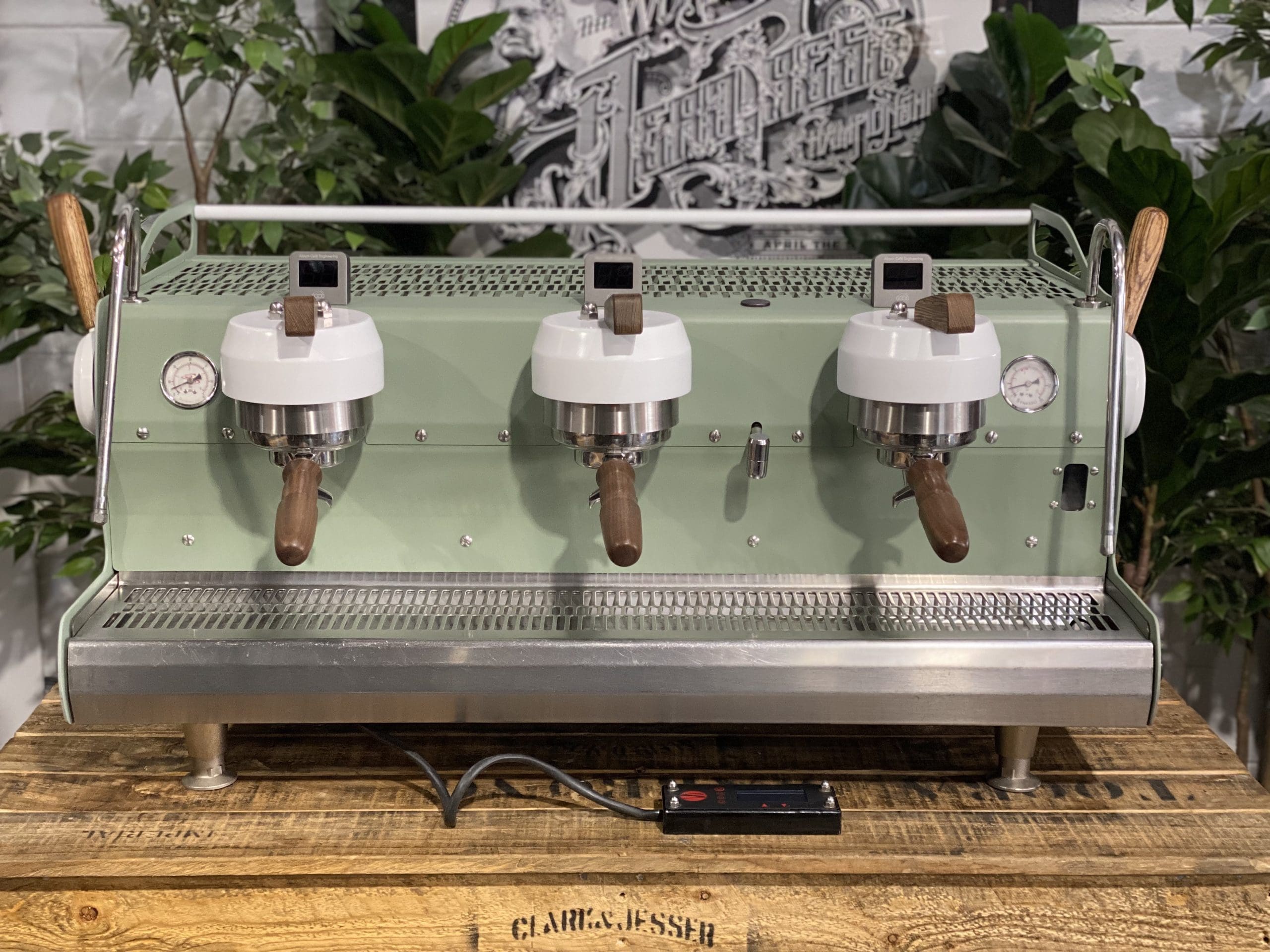 Synesso-Cyncra-3-Group-Green-Timber-White-Espresso-Coffee-Machine-1858-Princes-Highway-Clayton-VIC-3168-Coffee-Machine-WarehouseI