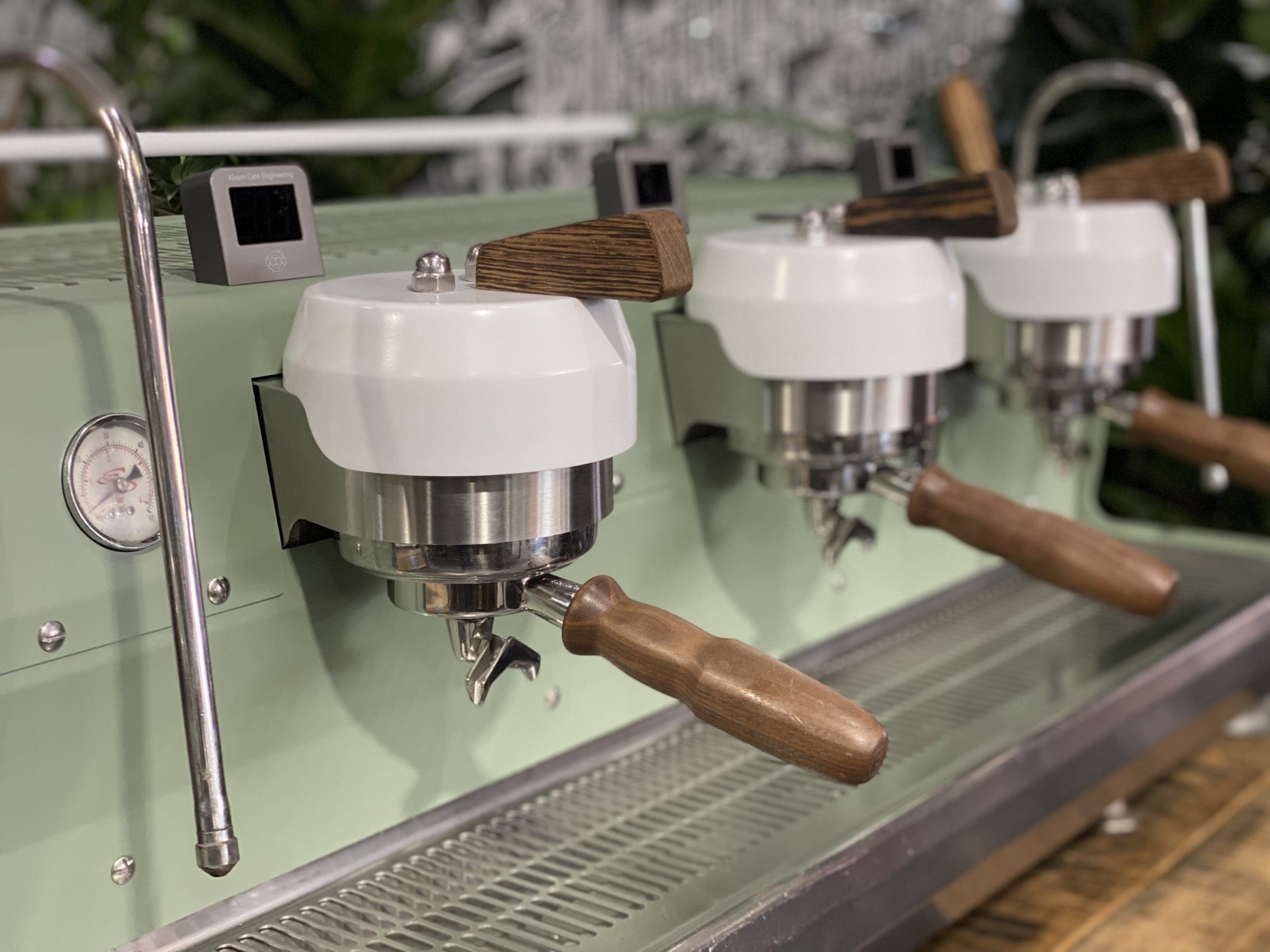 Synesso-Cyncra-3-Group-Green-Timber-White-Espresso-Coffee-Machine-1858-Princes-Highway-Clayton-VIC-3168-Coffee-Machine-WarehouseI